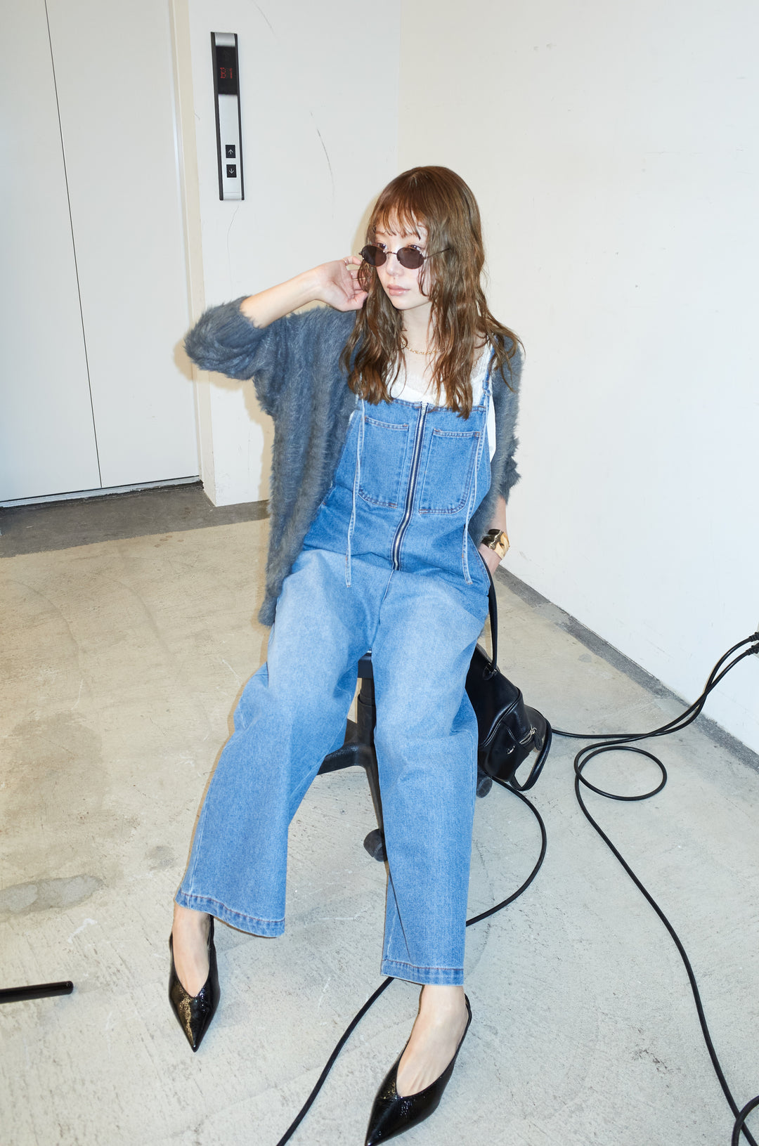 [予約/SET]起毛シャギーカーディガン+フロントジップストラップデザインデニムサロペット(2set)