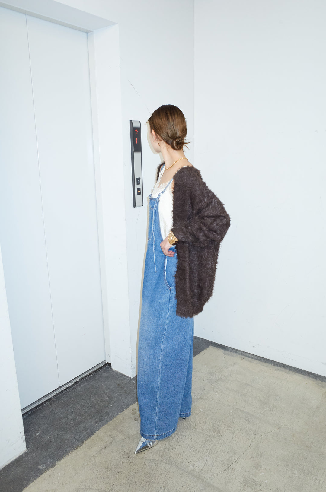 [予約/SET]起毛シャギーカーディガン+サテンレースキャミソール+フロントジップストラップデザインデニムサロペット(3set)