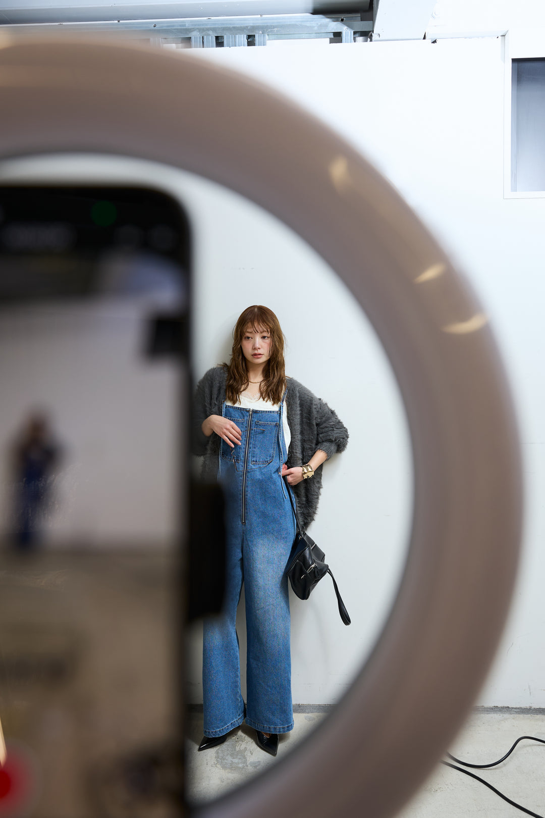 [予約/SET]起毛シャギーカーディガン+フロントジップストラップデザインデニムサロペット(2set)