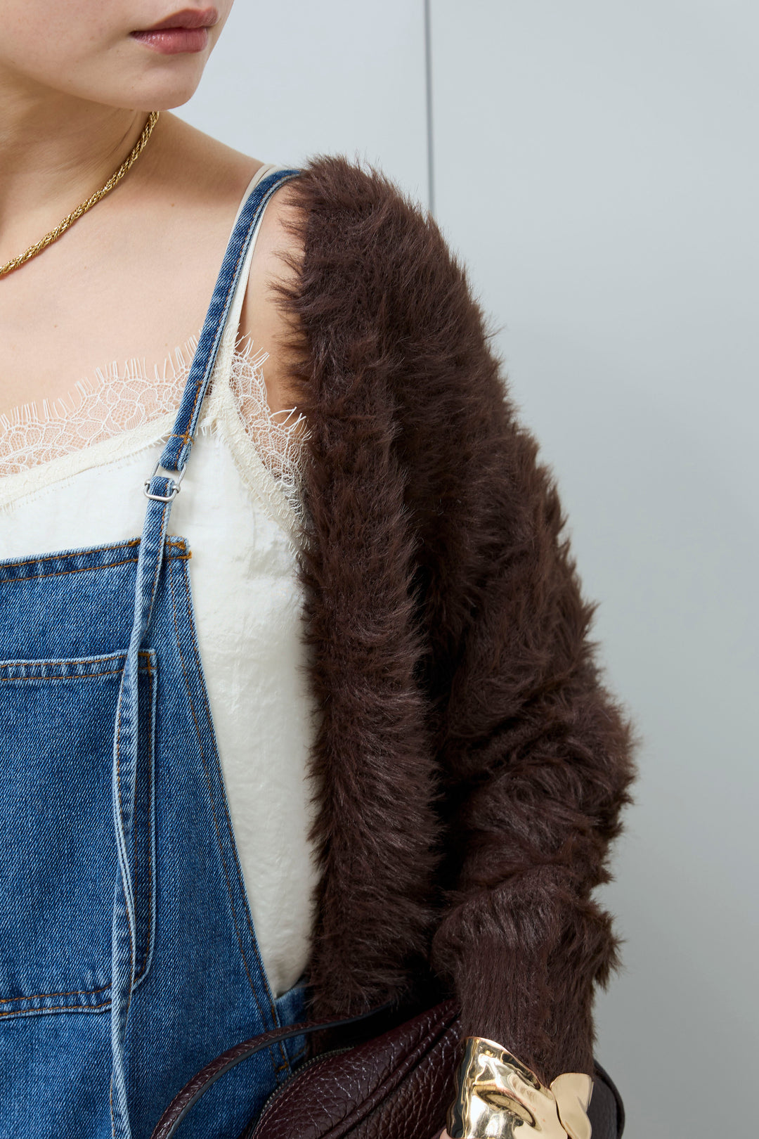 [予約/SET]起毛シャギーカーディガン+サテンレースキャミソール+フロントジップストラップデザインデニムサロペット(3set)