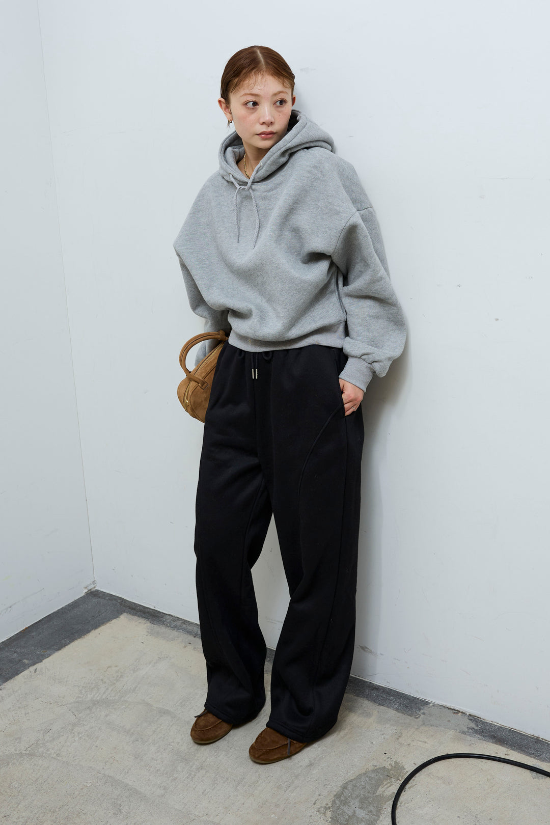 [予約/SET]バックラベルコンパクトフーディ+裏起毛立体カーブパンツ(2set)