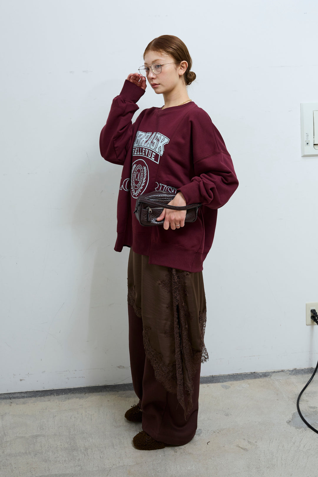 [予約/SET]カレッジプリントリメイク風スウェット+アシンメトリーレースロングキャミ+裏起毛スウェットワイドパンツ(3set)