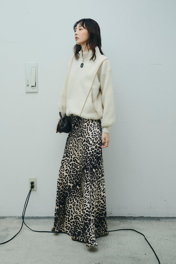 予約/SET]パイピングハイネックブルゾン+レオパード柄サテンスカート