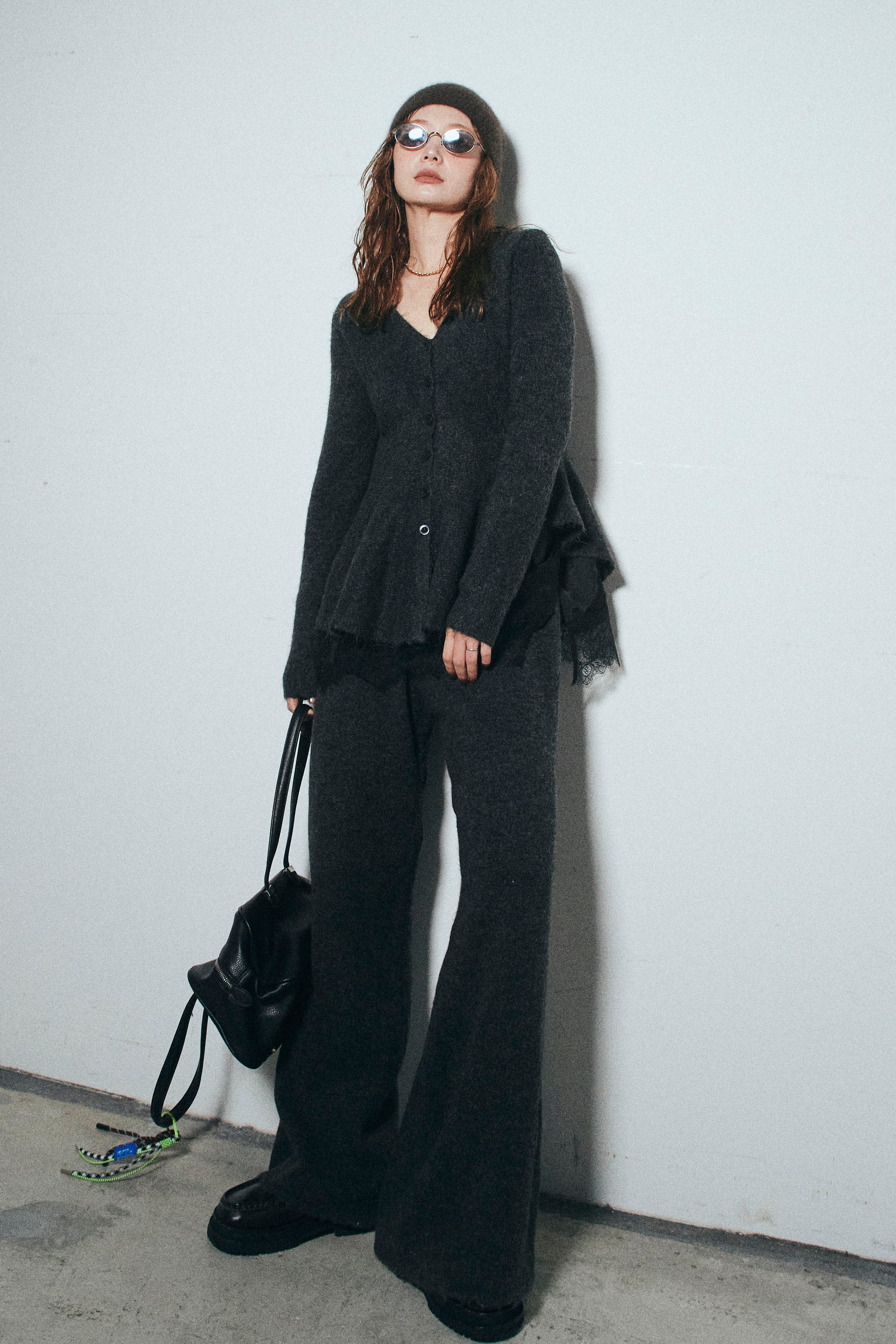 予約/SET]ペプラムニットセットアップ+サテンレースキャミソール(2set