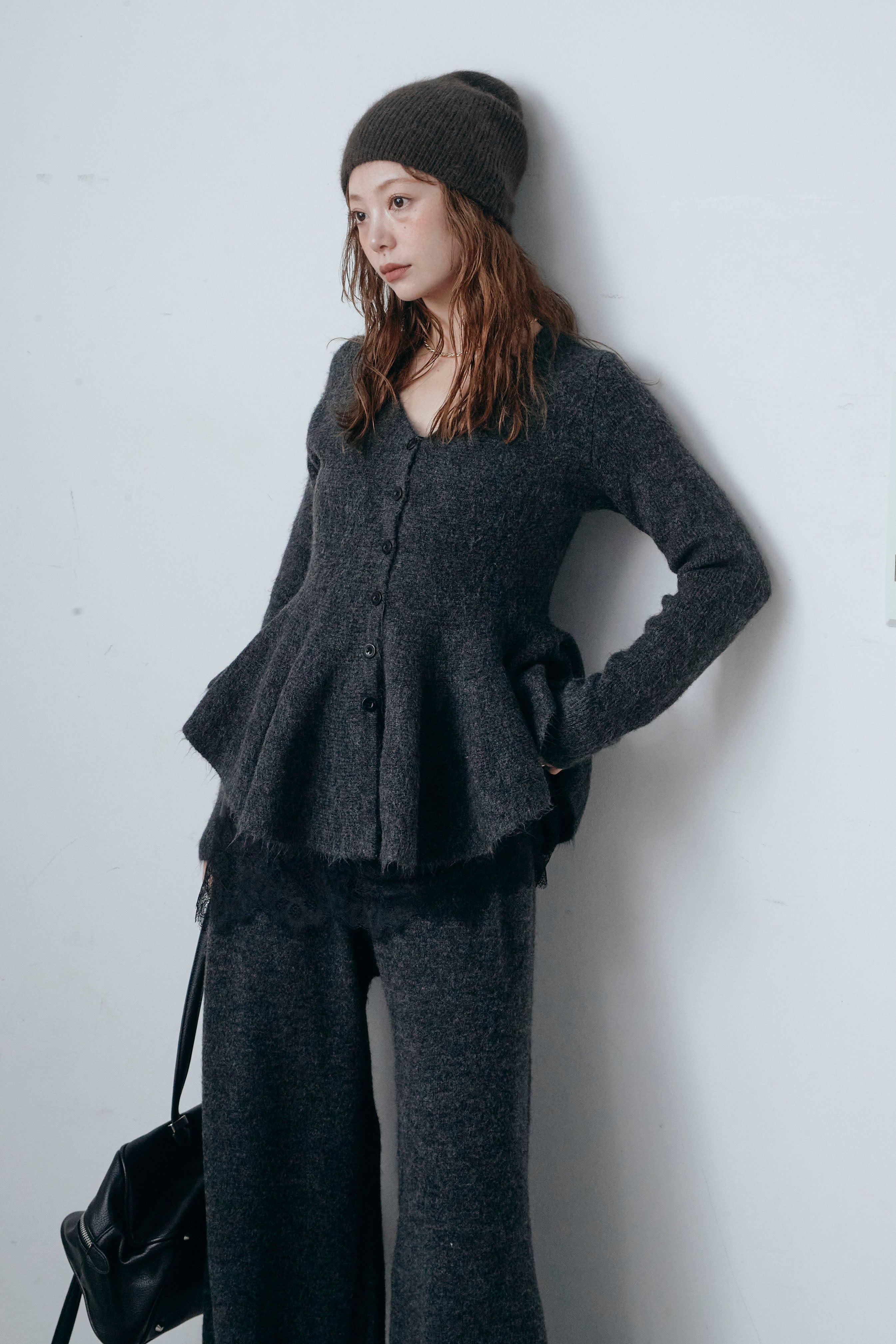 予約/SET]ペプラムニットセットアップ+サテンレースキャミソール(2set