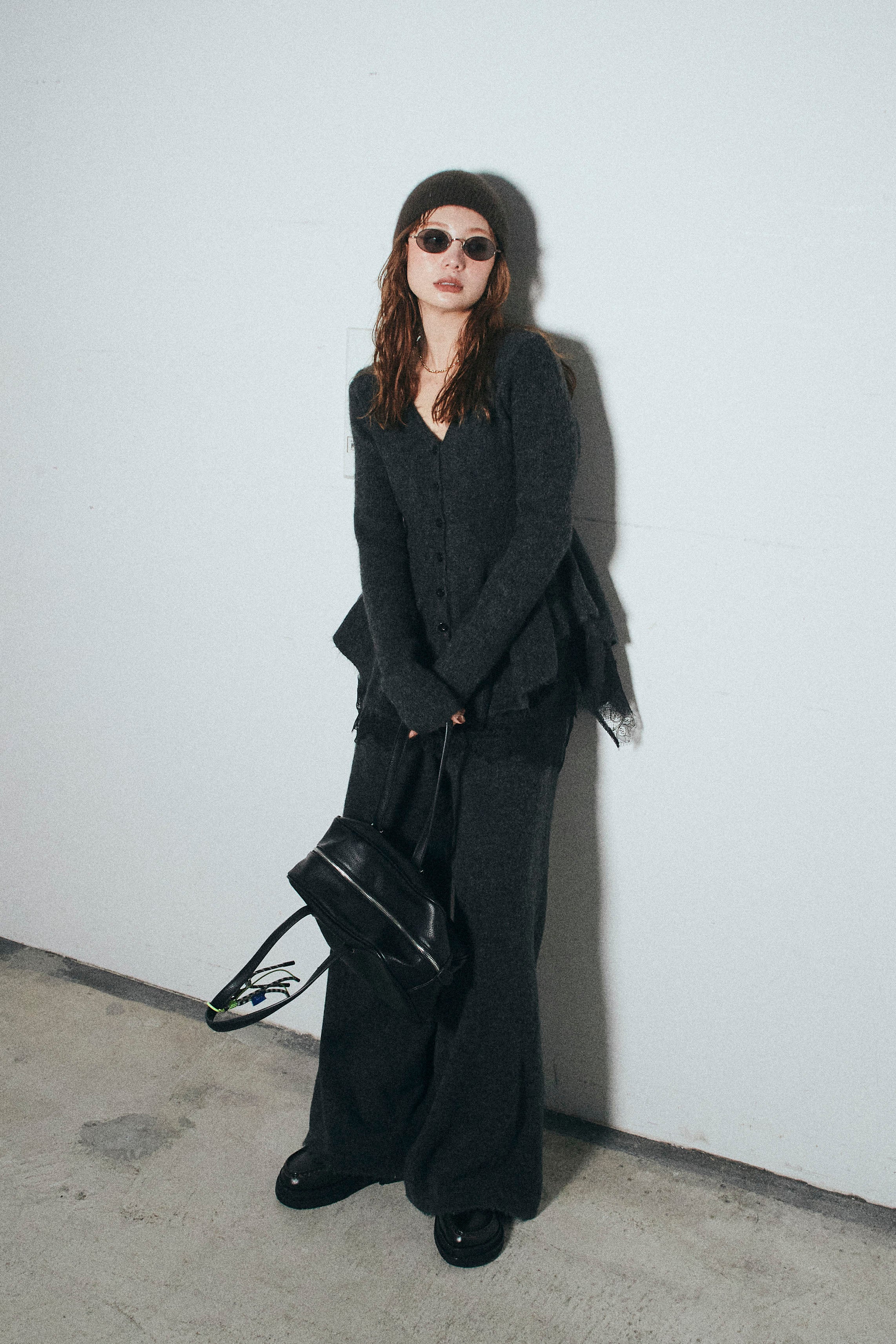 予約/SET]ペプラムニットセットアップ+サテンレースキャミソール(2set