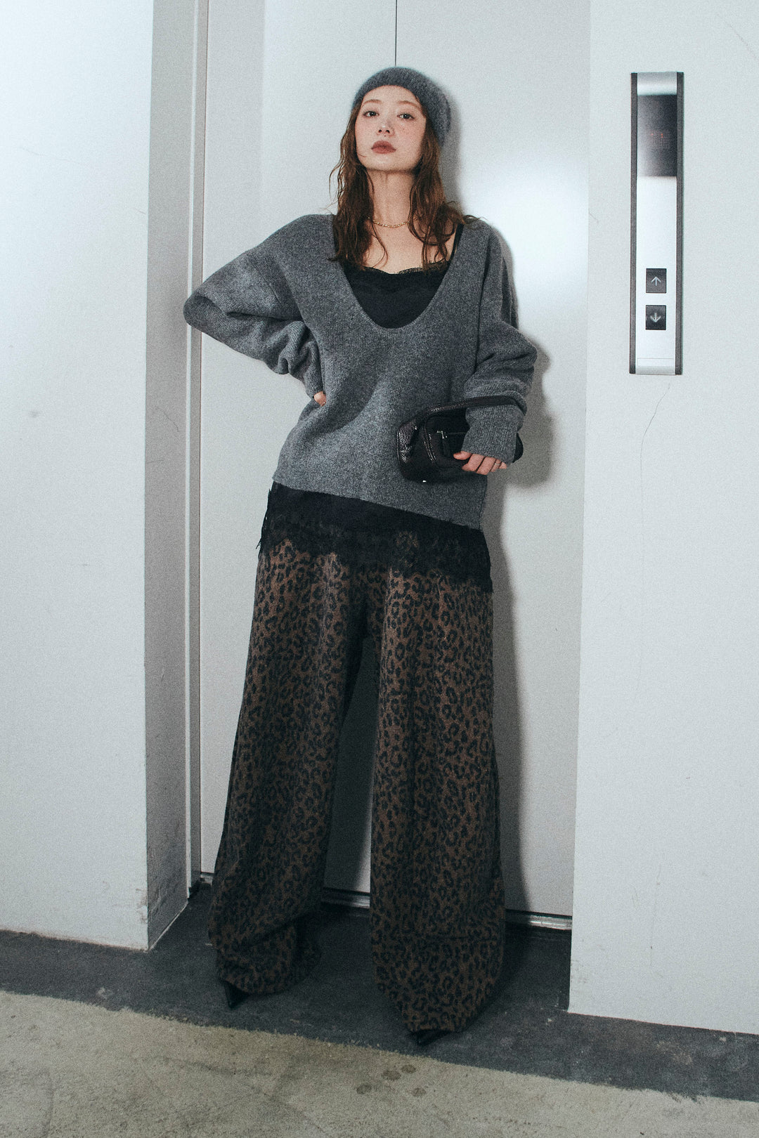 [予約/SET]ディープカットニット+レオパード柄カーブパンツ(2set)