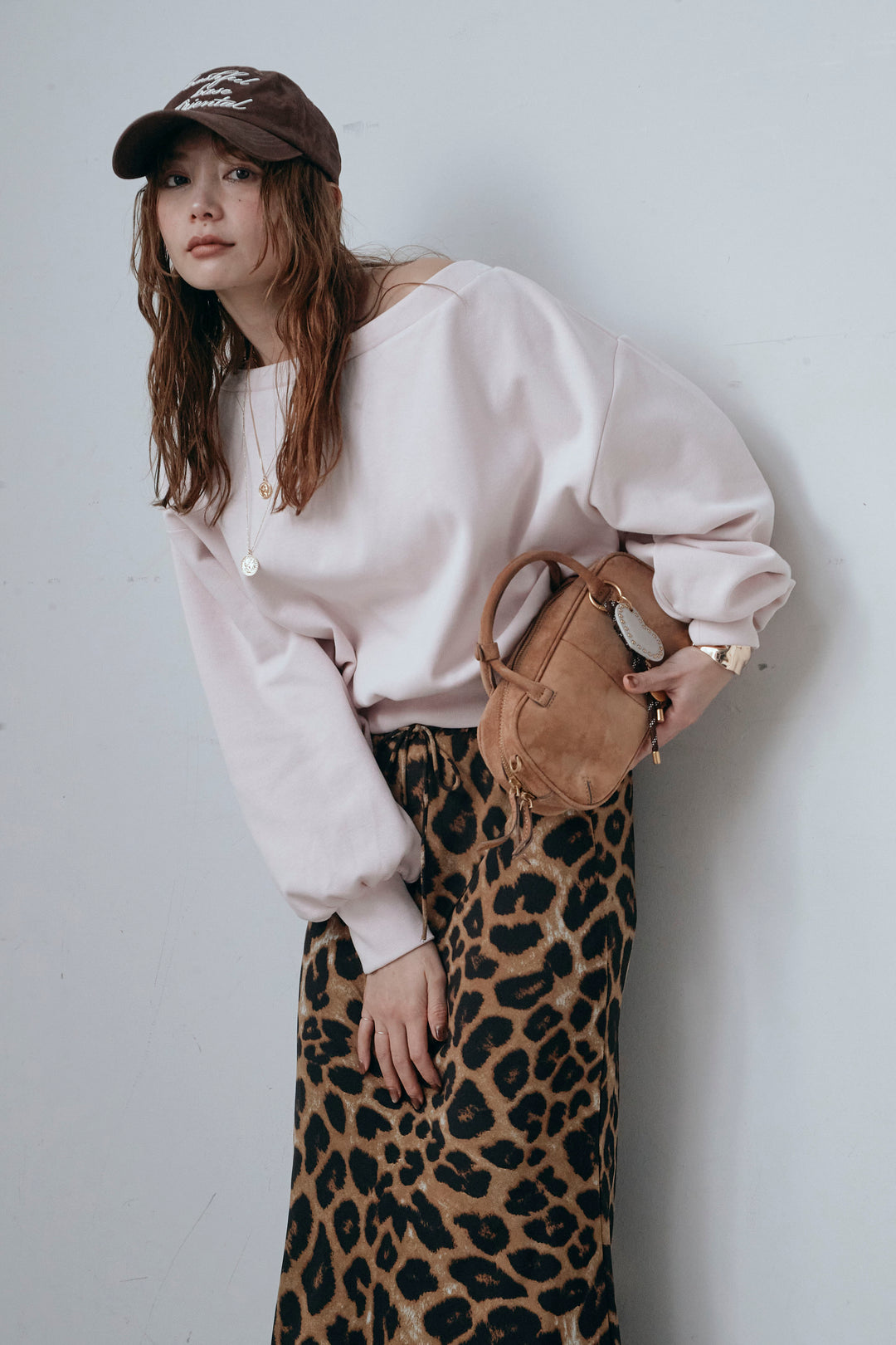 [予約/SET]オフショルスウェットプルオーバー+レオパードナロースカート(2set)