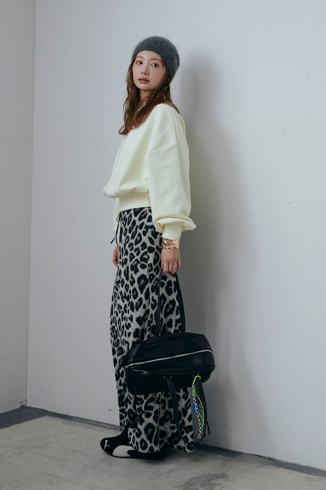 [予約/SET]オフショルスウェットプルオーバー+レオパードナロースカート(2set)