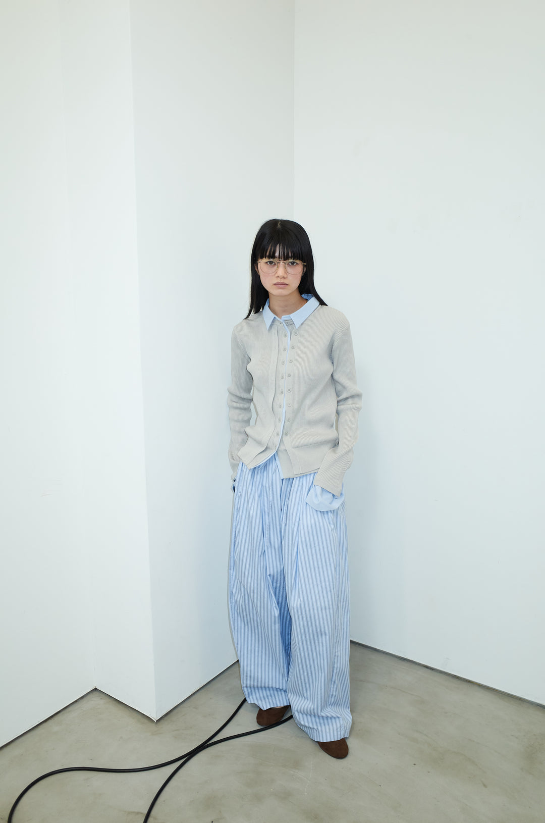 [予約/SET]襟ドッキングカーディガン+ランダムストライプタックカーブパンツ(2set)