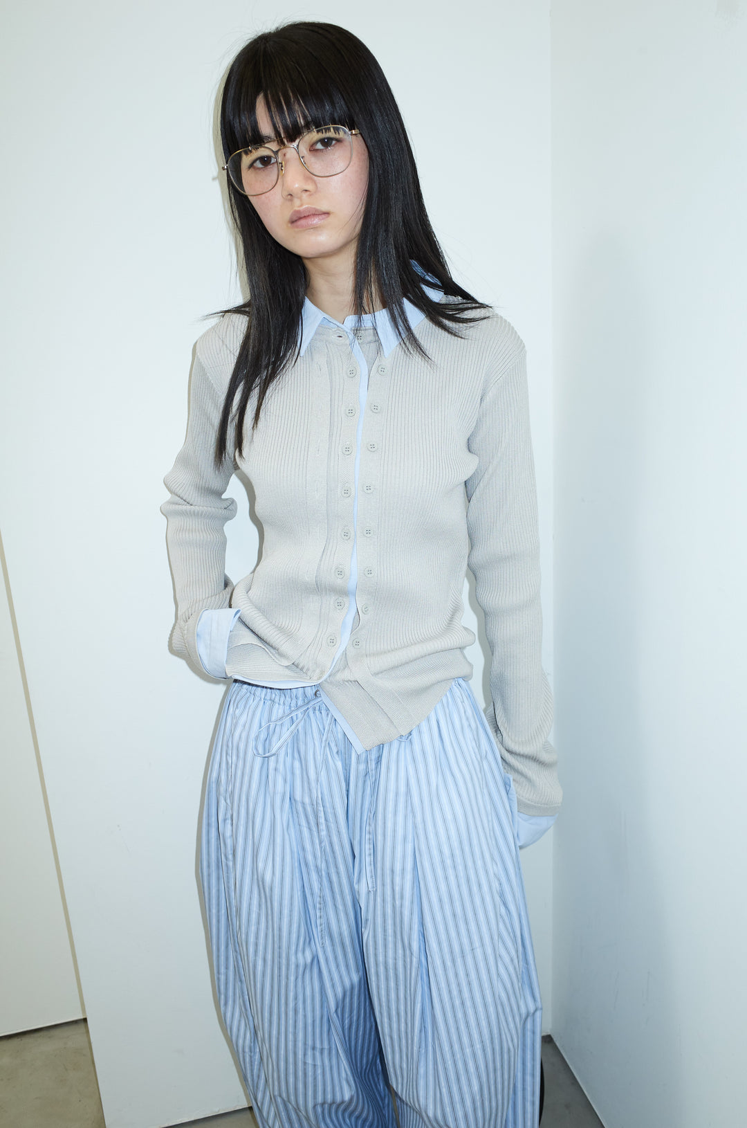 [予約/SET]襟ドッキングカーディガン+ランダムストライプタックカーブパンツ(2set)