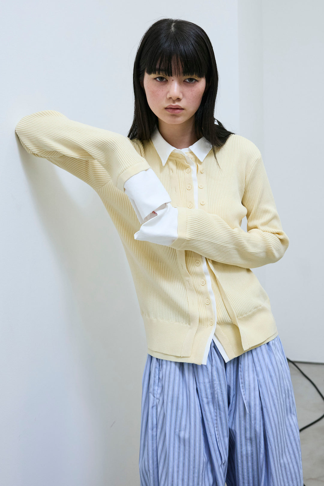 [予約/SET]襟ドッキングカーディガン+ランダムストライプタックカーブパンツ(2set)