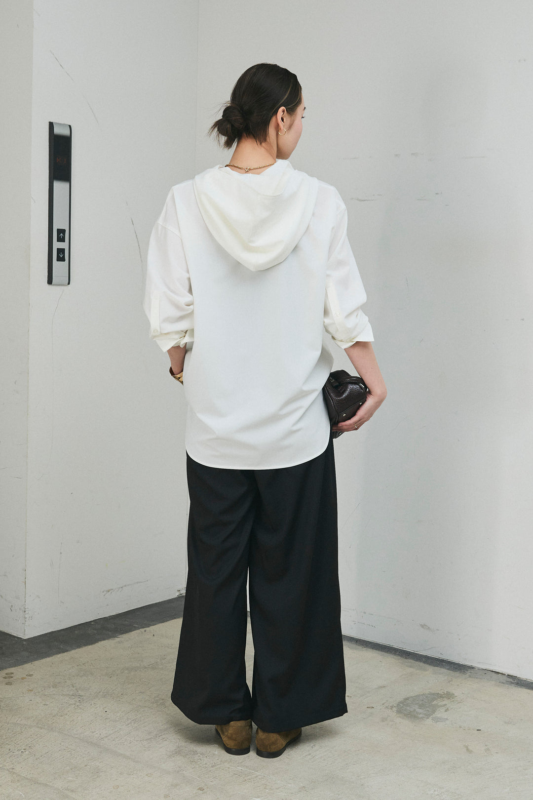 [予約/SET]タイ付フーディーシャツ+TRツイルタックパンツ(2set)
