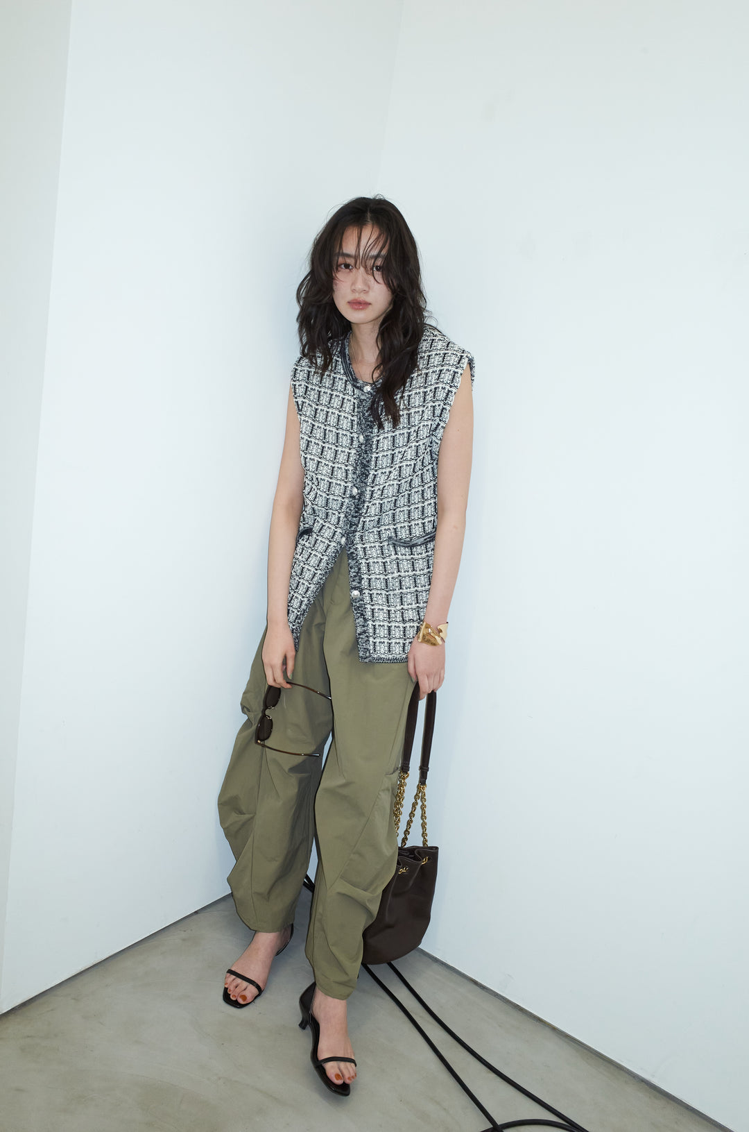 [予約/SET]ツイードライクニットベスト+ドライタフタバレルレッグパンツ(2set)