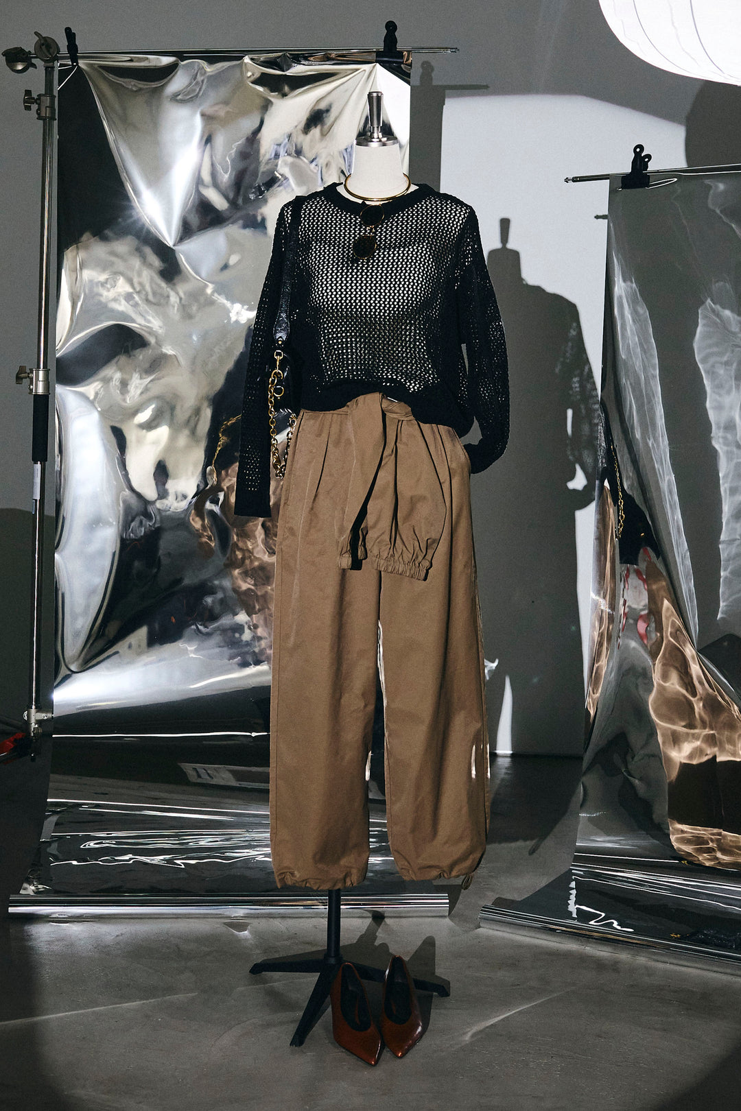 [予約/SET]メッシュニットプルオーバー+合繊ツイルスタンドウエストラップジョガーPT(2set)