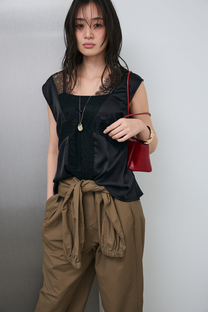 [予約/SET]レース切り替えサテンブラウス+合繊ツイルスタンドウエストラップジョガーPT(2set)