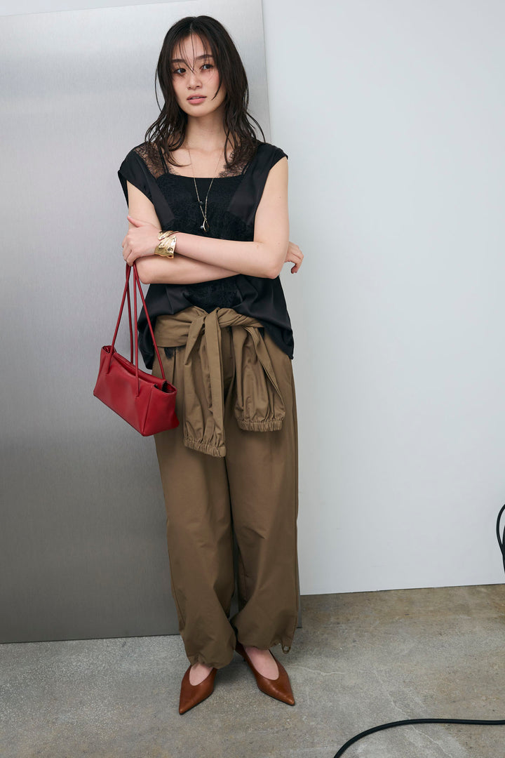 [予約/SET]レース切り替えサテンブラウス+合繊ツイルスタンドウエストラップジョガーPT(2set)