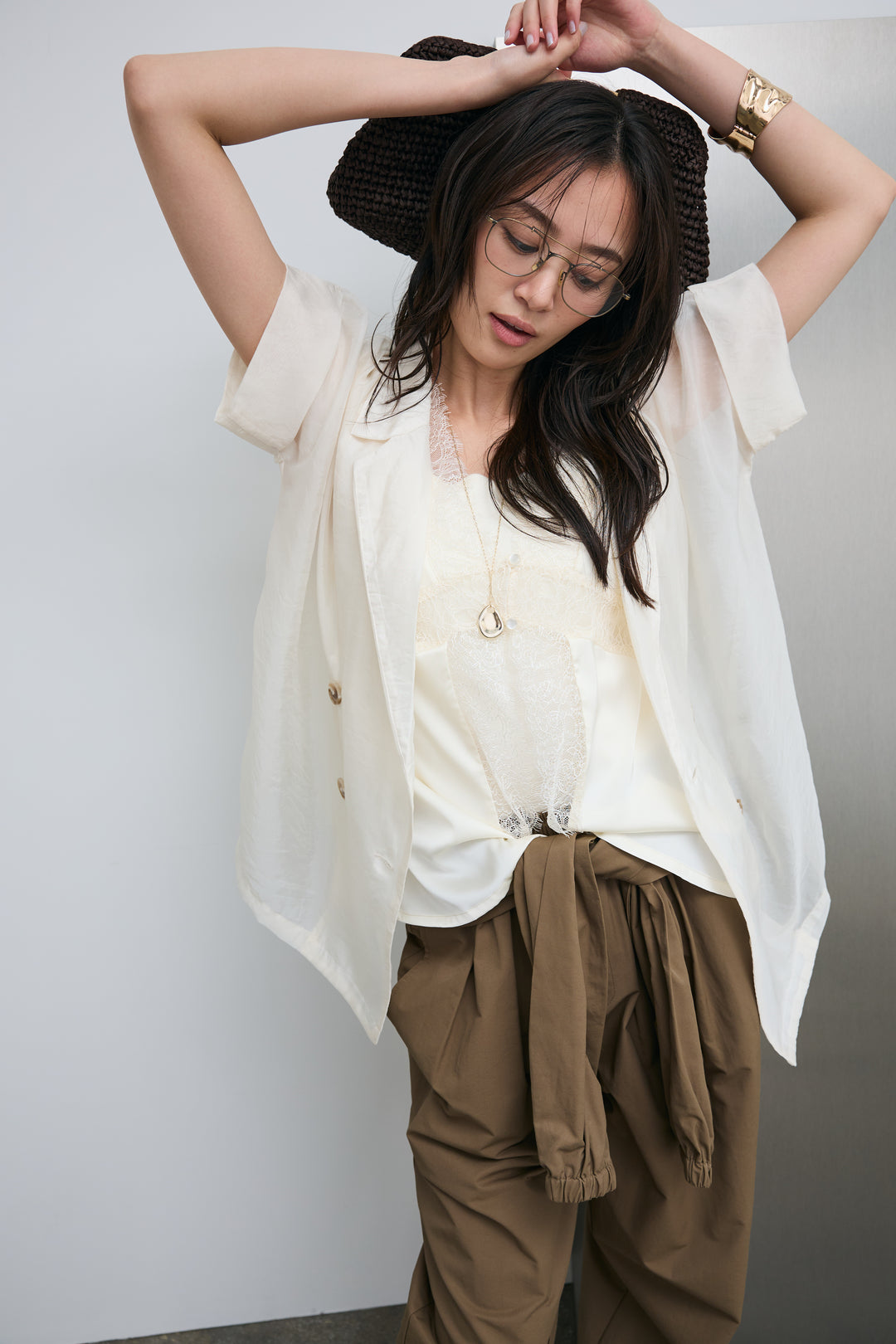 [予約]レース切り替えサテンブラウス