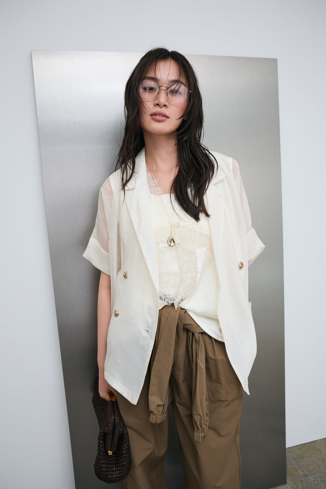 [予約/SET]シアーハーフスリーブジャケット+レース切り替えサテンブラウス+合繊ツイルスタンドウエストラップジョガーPT(3set)