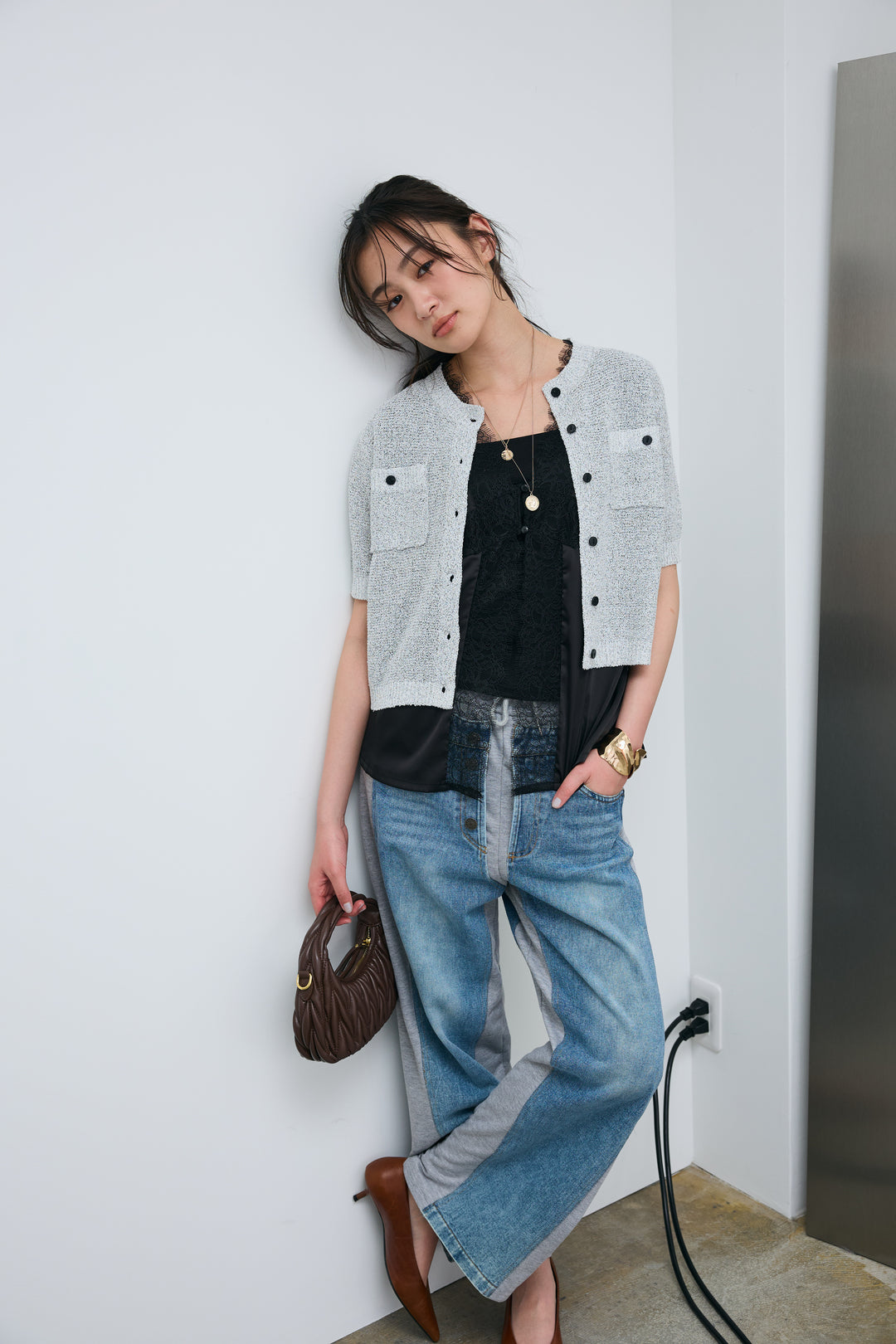 [予約/SET]フロントポケットハーフスリーブカーディガン+レース切り替えサテンブラウス+スウェット切り替えデニムパンツ(3set)