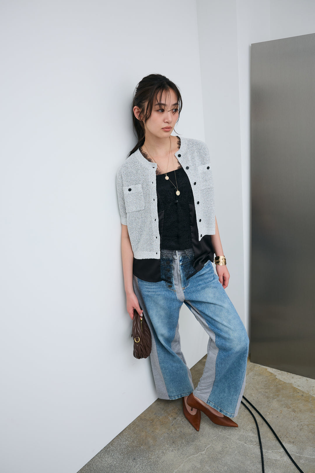 [予約/SET]フロントポケットハーフスリーブカーディガン+レース切り替えサテンブラウス+スウェット切り替えデニムパンツ(3set)