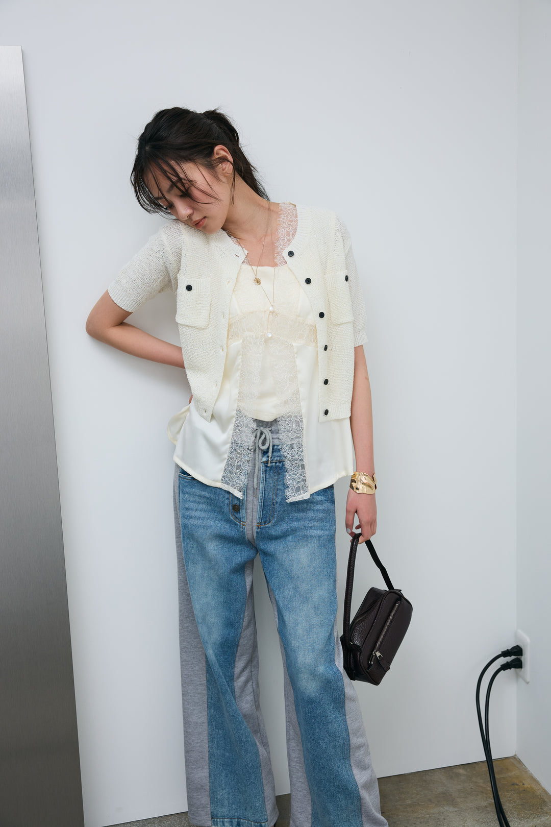 [予約/SET]フロントポケットハーフスリーブカーディガン+レース切り替えサテンブラウス+スウェット切り替えデニムパンツ(3set)