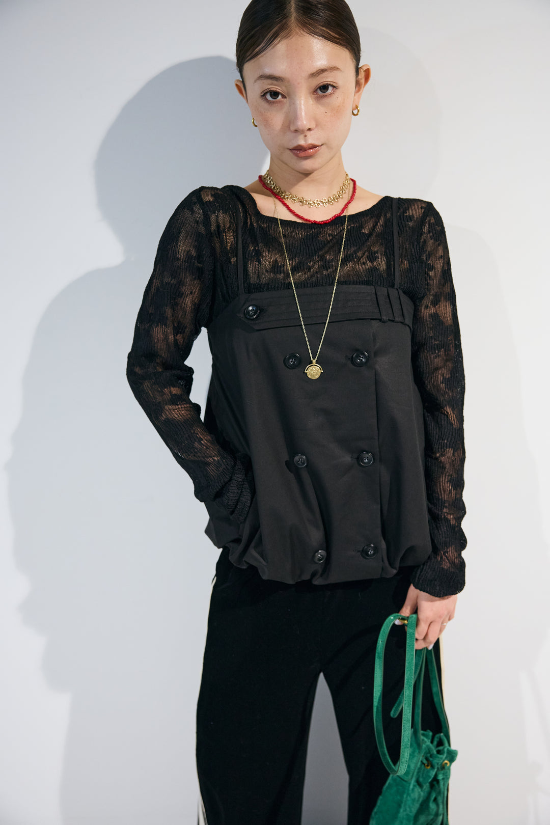 [予約/SET]トレンチディティールバルーンキャミ+ウェーブレースプルオーバー+ベロアサイドラインイージーパンツ(3set)
