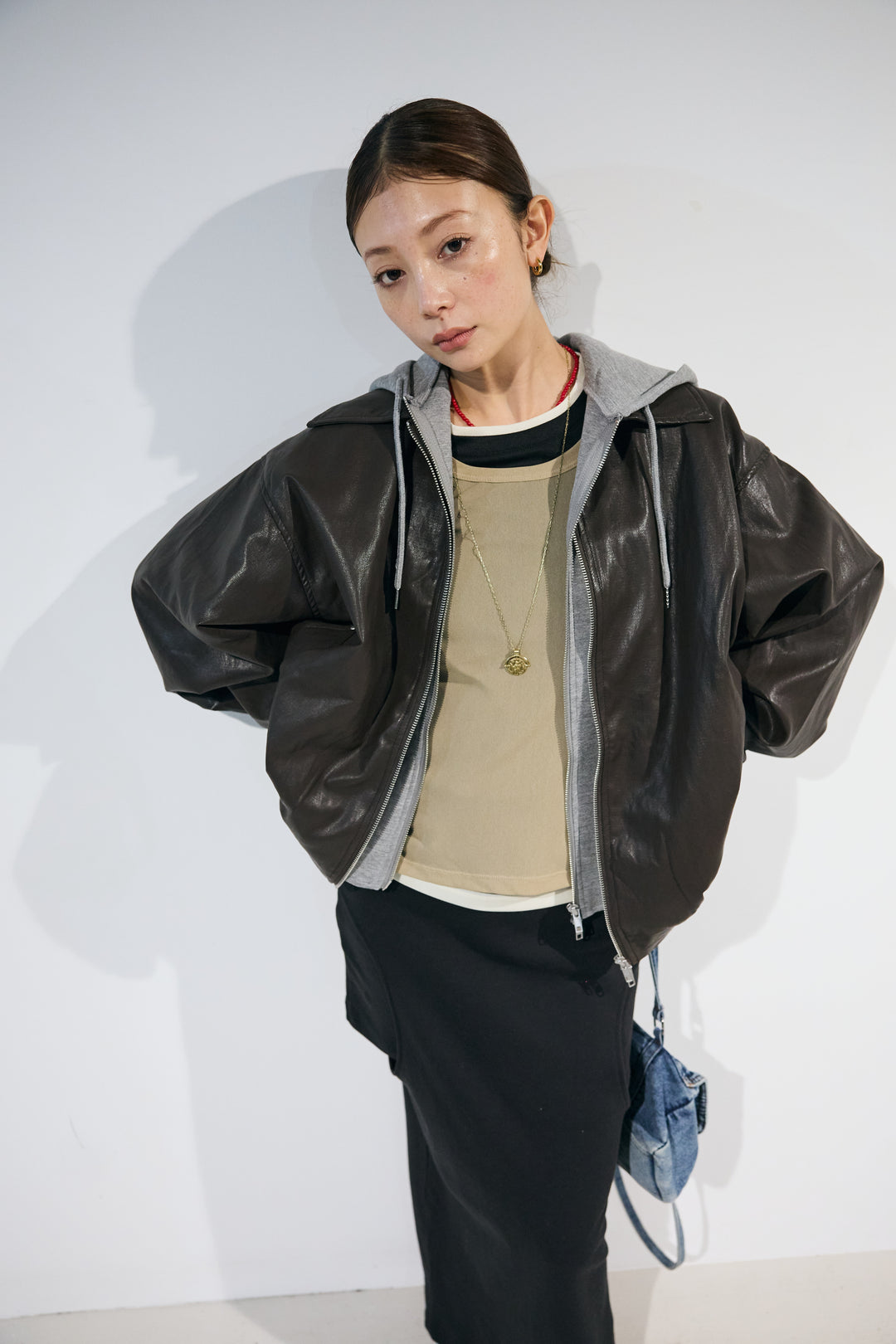 [予約/SET]2WAYデタッチャブルフードフェイクレザーブルゾン+レイヤード風ロングスリーブTシャツ＆シアータンクSET+裏毛スウェットレイヤードスカート(3set)