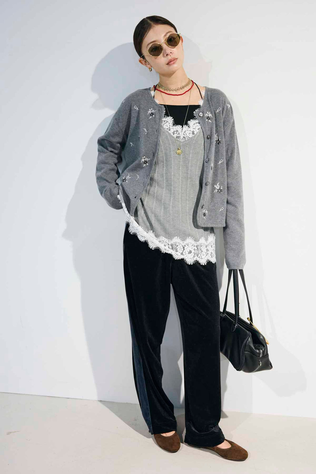 [予約]レース付Vネックプルオーバー