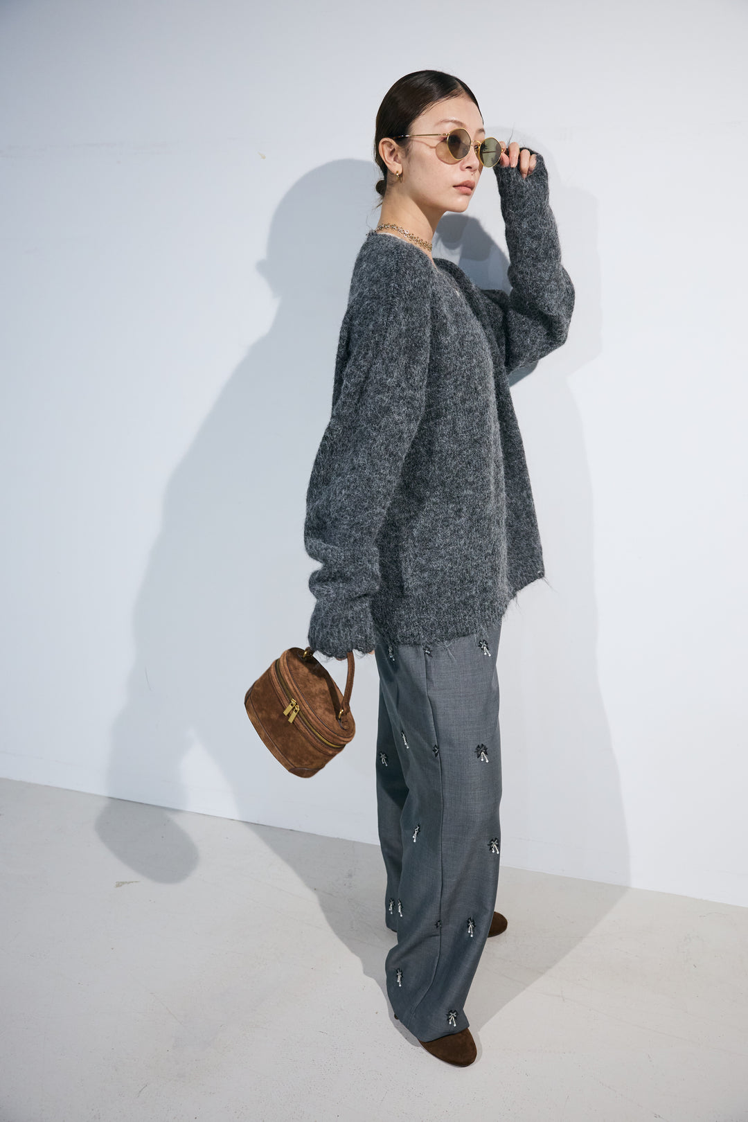 [予約/SET]モヘアライクルーズVネックダメージニット+総ビーズ刺繍パンツ(2set)