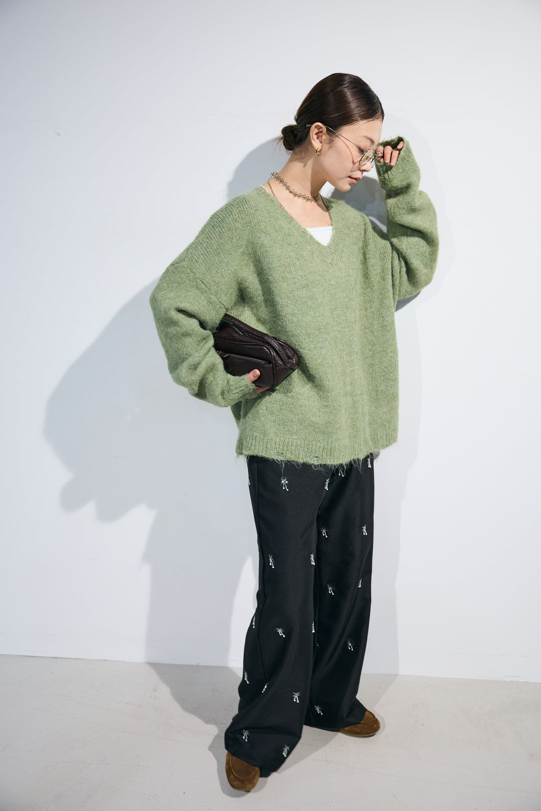 [予約/SET]モヘアライクルーズVネックダメージニット+総ビーズ刺繍パンツ(2set)