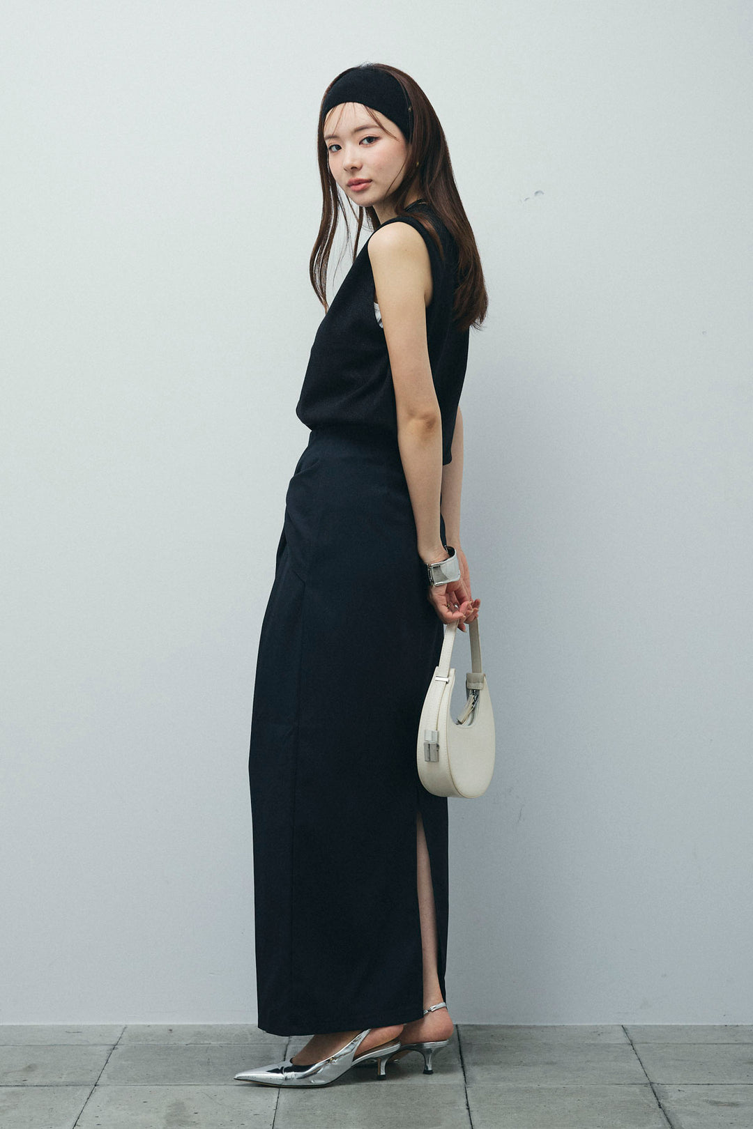 フロントクロスタイトスカート