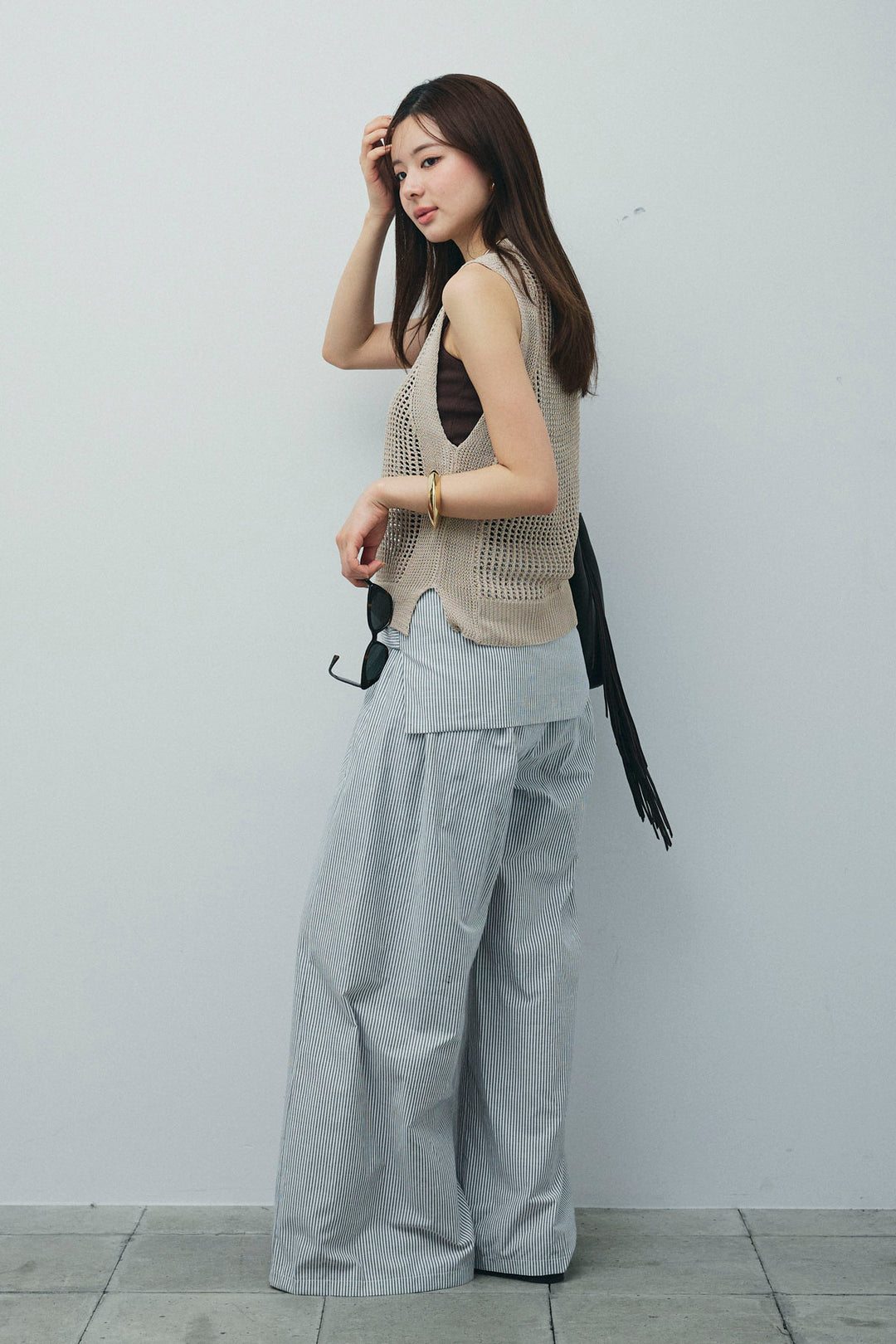 [予約/SET]フィッシュネットノースリーブニット+カップ付きストラップキャミ(2set)