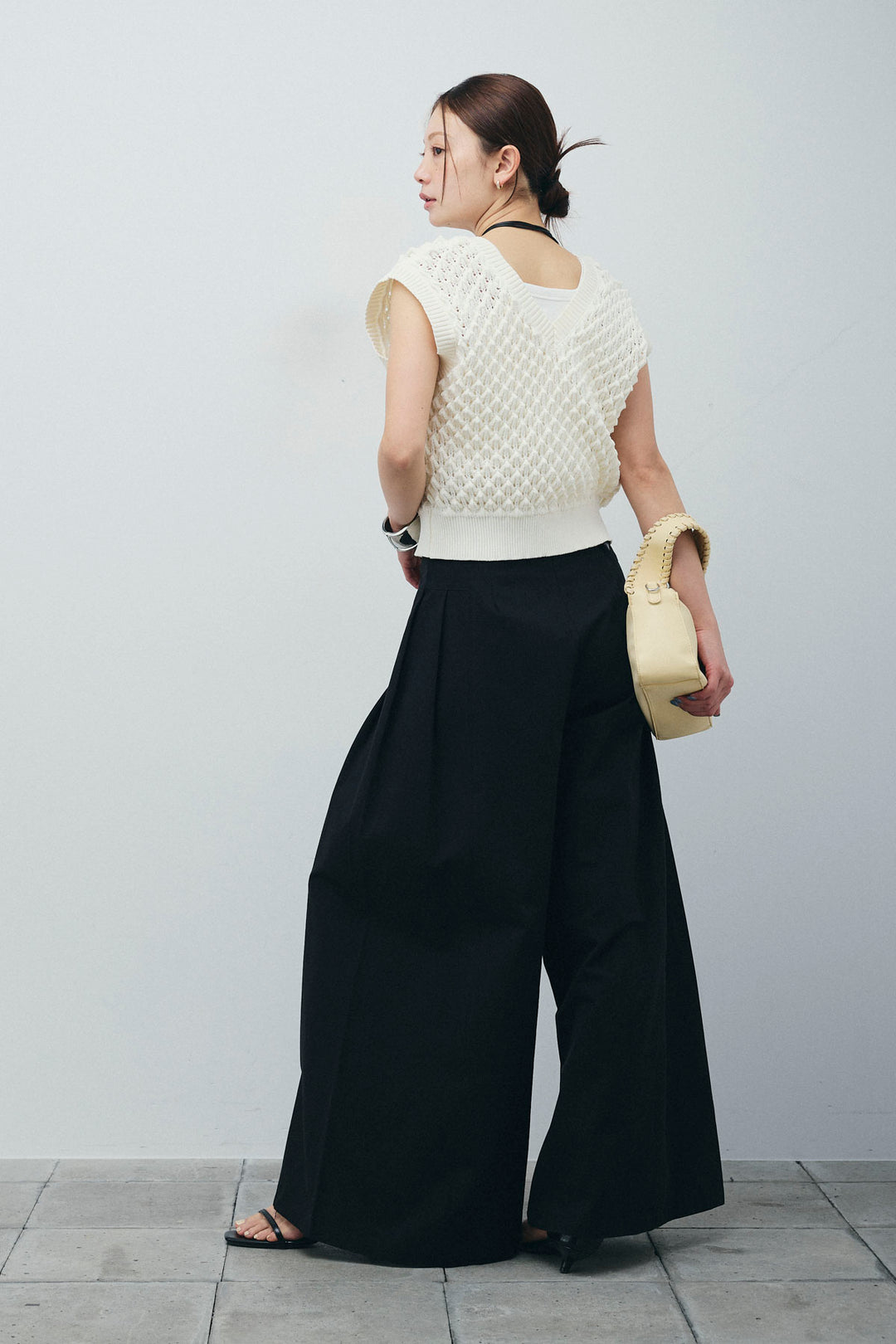 [予約/SET]カップ付きホルターネックタンク+バンピーステッチ2WAYベスト+ベルト付きバギーパンツ(3set)