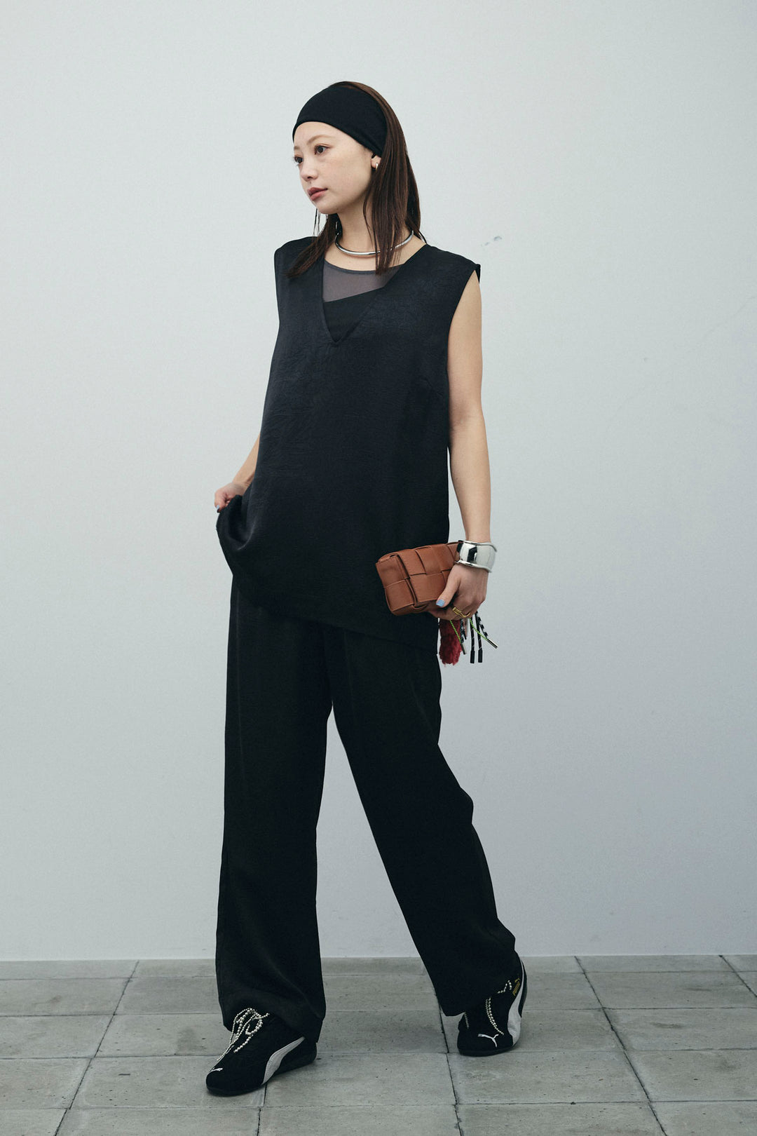 [予約/SET]Vネックサテンセットアップ+カップ付きアシンメトリーキャミソール(2set)