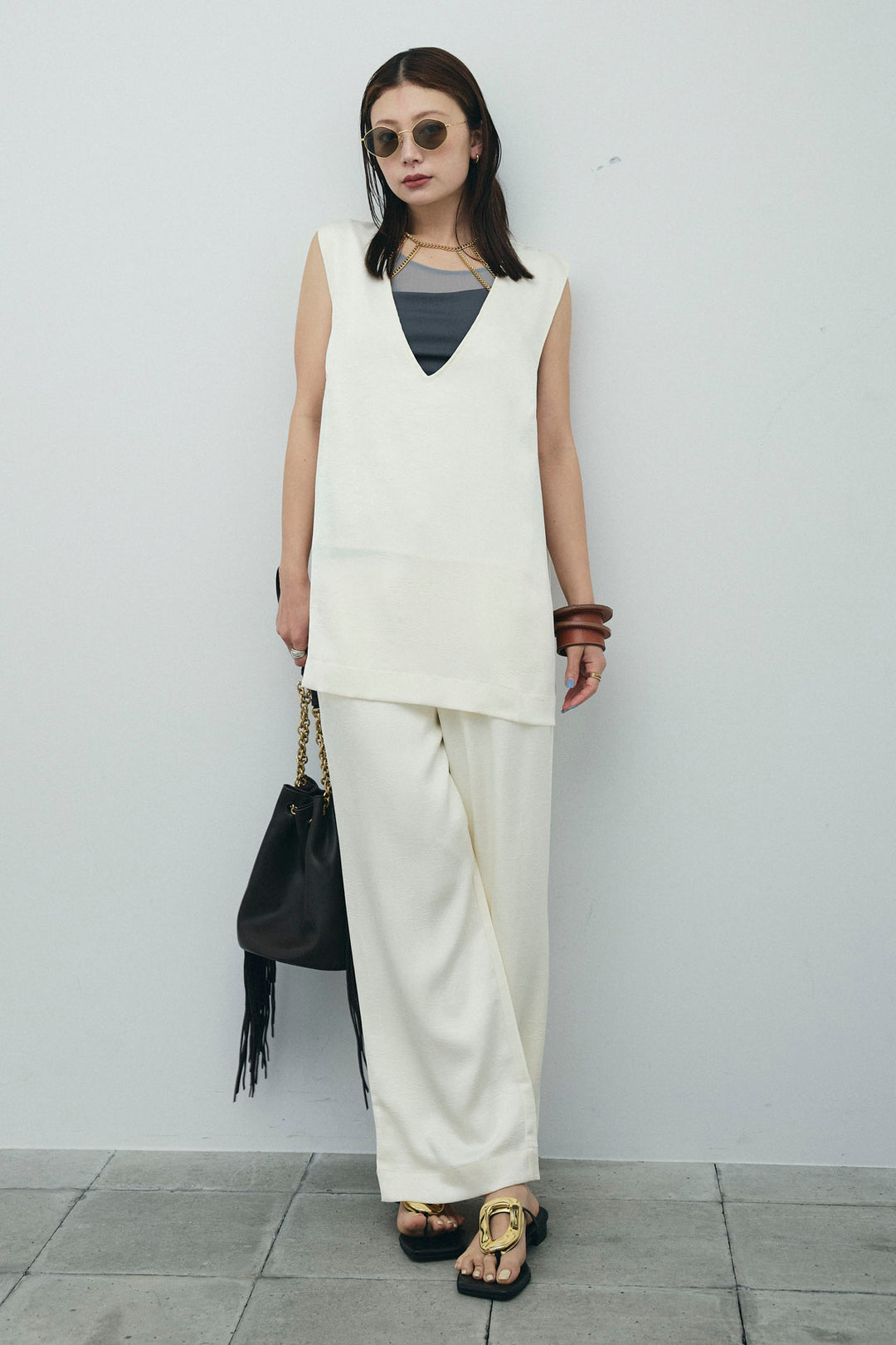 [予約/SET]Vネックサテンセットアップ+カップ付きアシンメトリーキャミソール(2set)