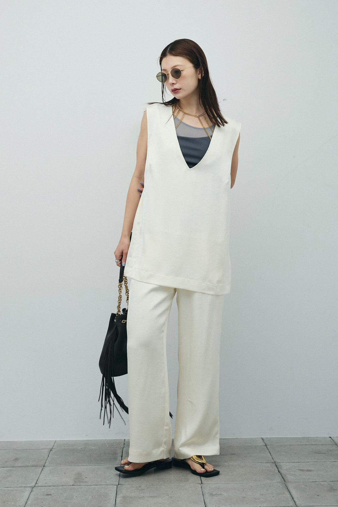 [予約/SET]Vネックサテンセットアップ+カップ付きアシンメトリーキャミソール(2set)