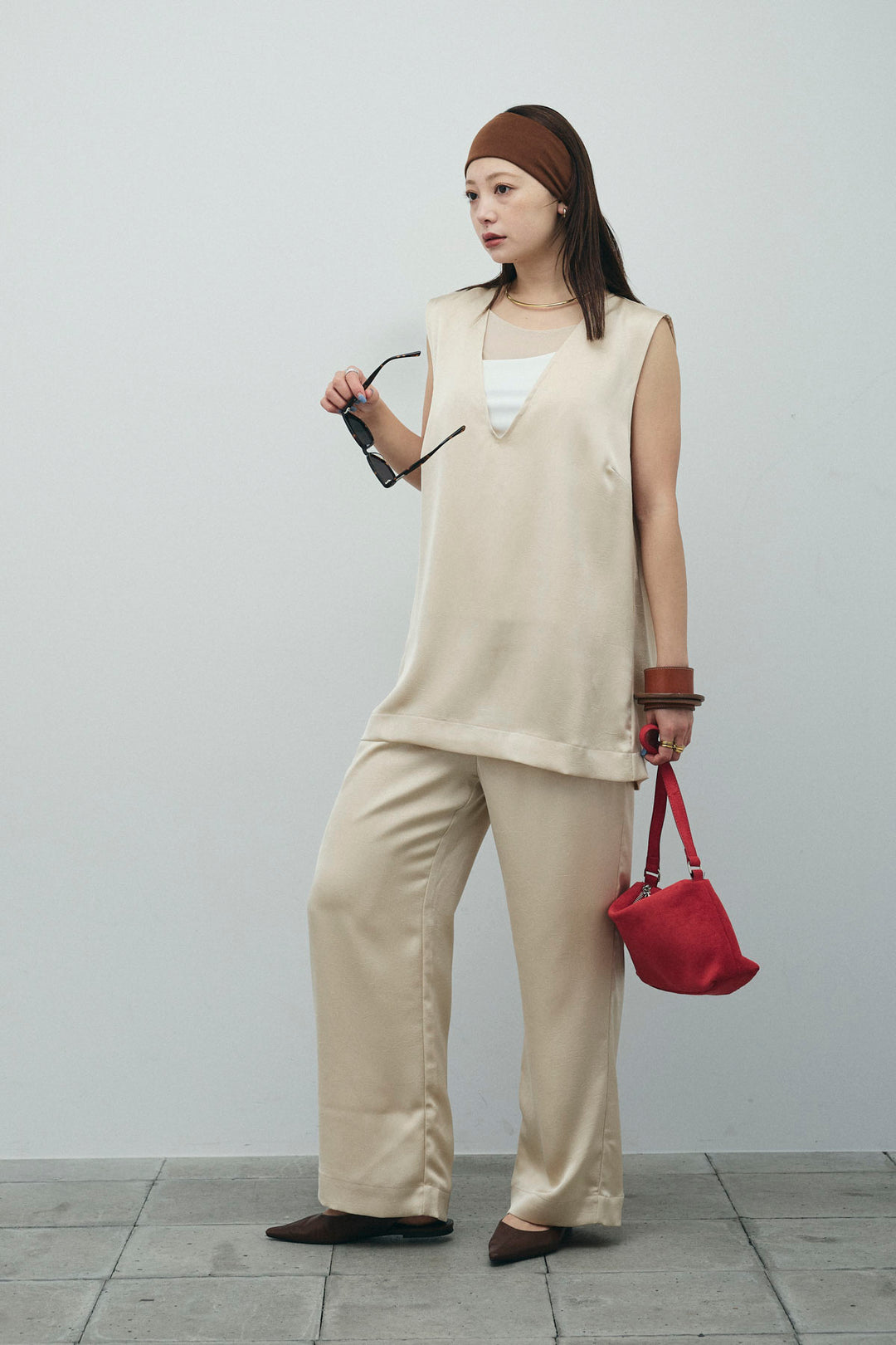 [予約/SET]Vネックサテンセットアップ+カップ付きアシンメトリーキャミソール(2set)