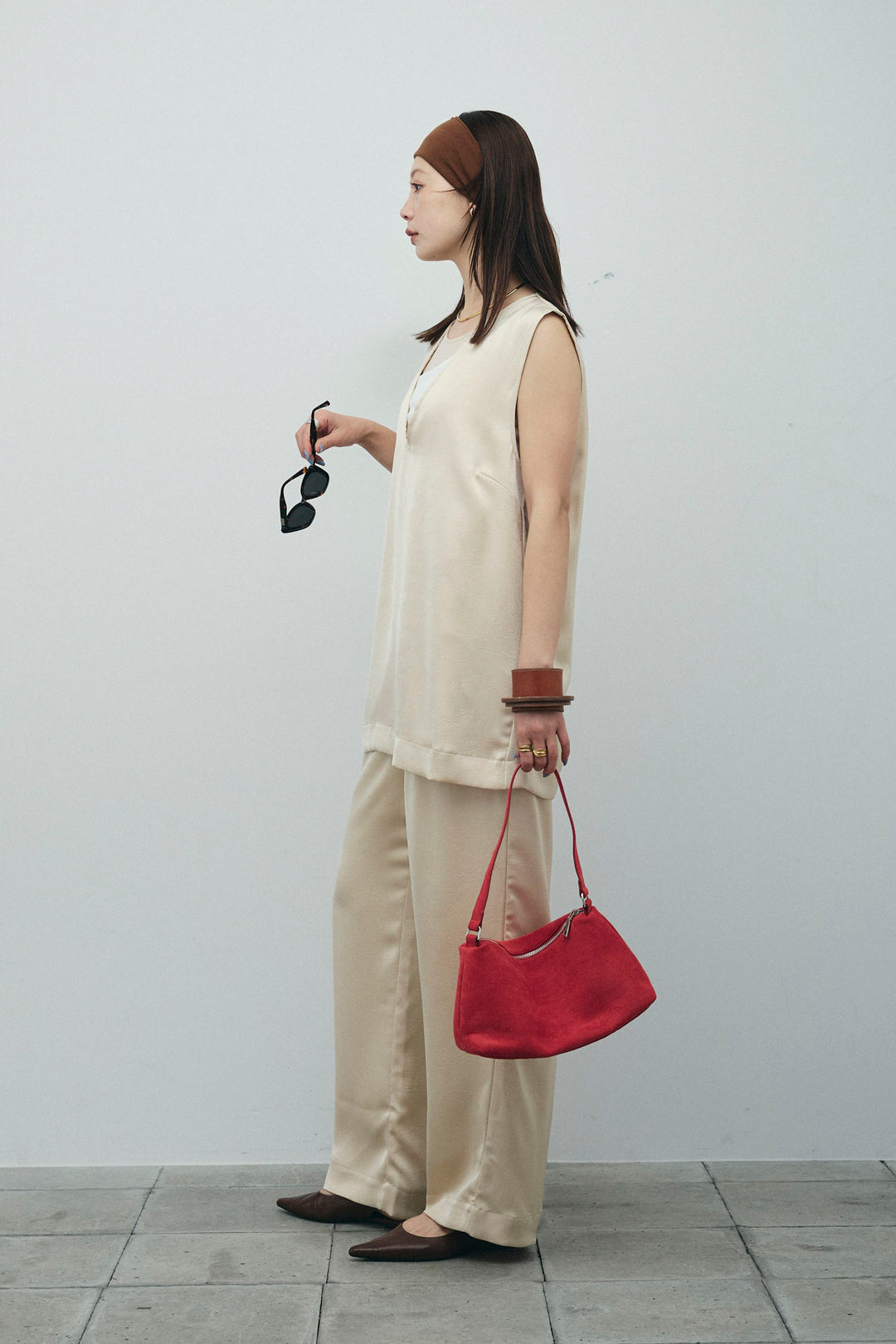 [予約/SET]Vネックサテンセットアップ+カップ付きアシンメトリーキャミソール(2set)