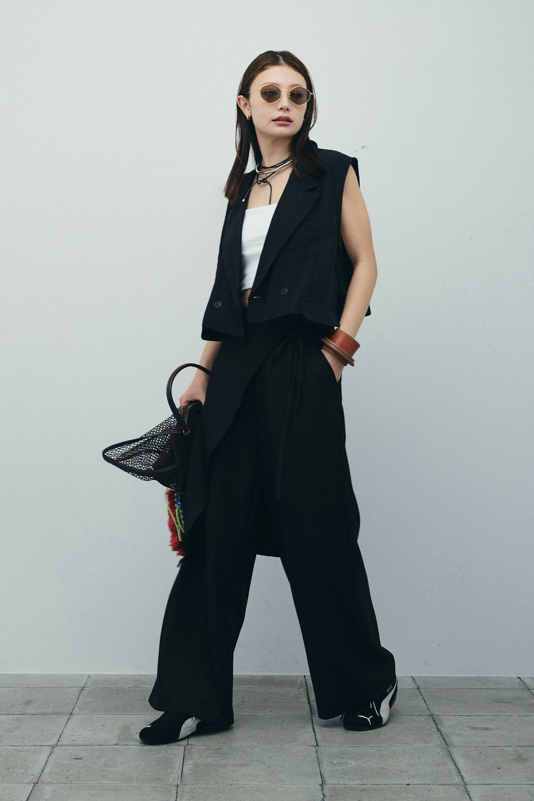 [予約/SET]バックフリルヘムショートテーラードベスト+クロップドカップ付きキャミ+ヘザーツイルラップスカート付きパンツ(3set)