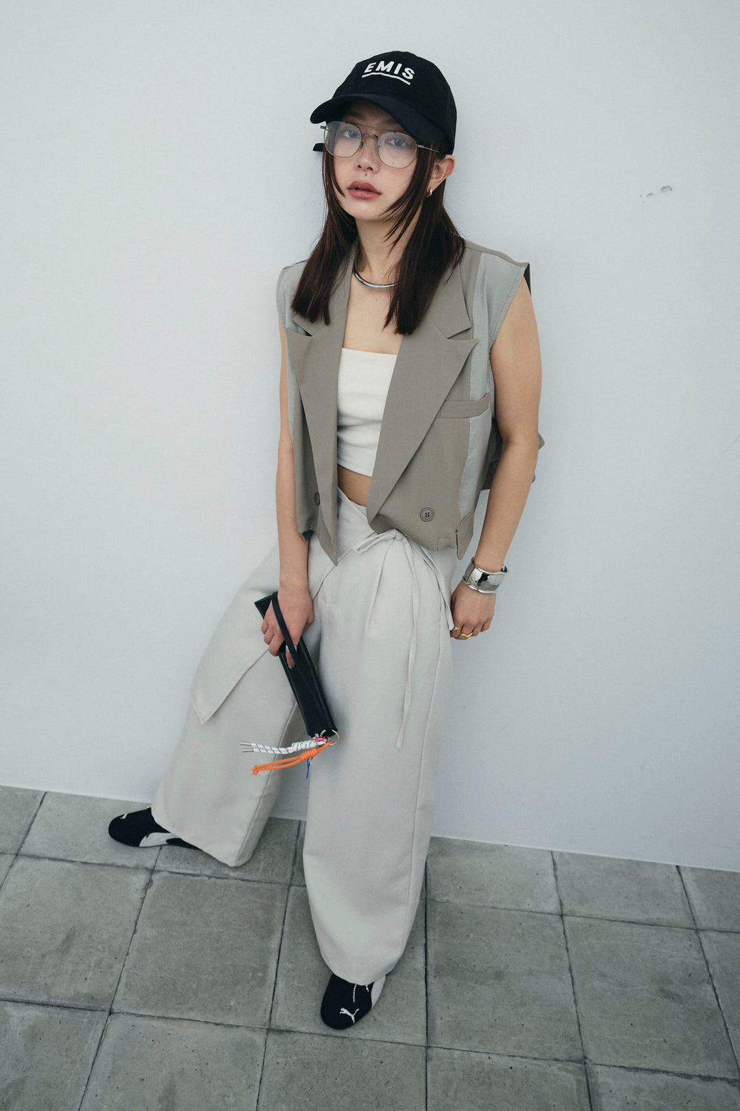 [予約/SET]バックフリルヘムショートテーラードベスト+クロップドカップ付きキャミ+ヘザーツイルラップスカート付きパンツ(3set)