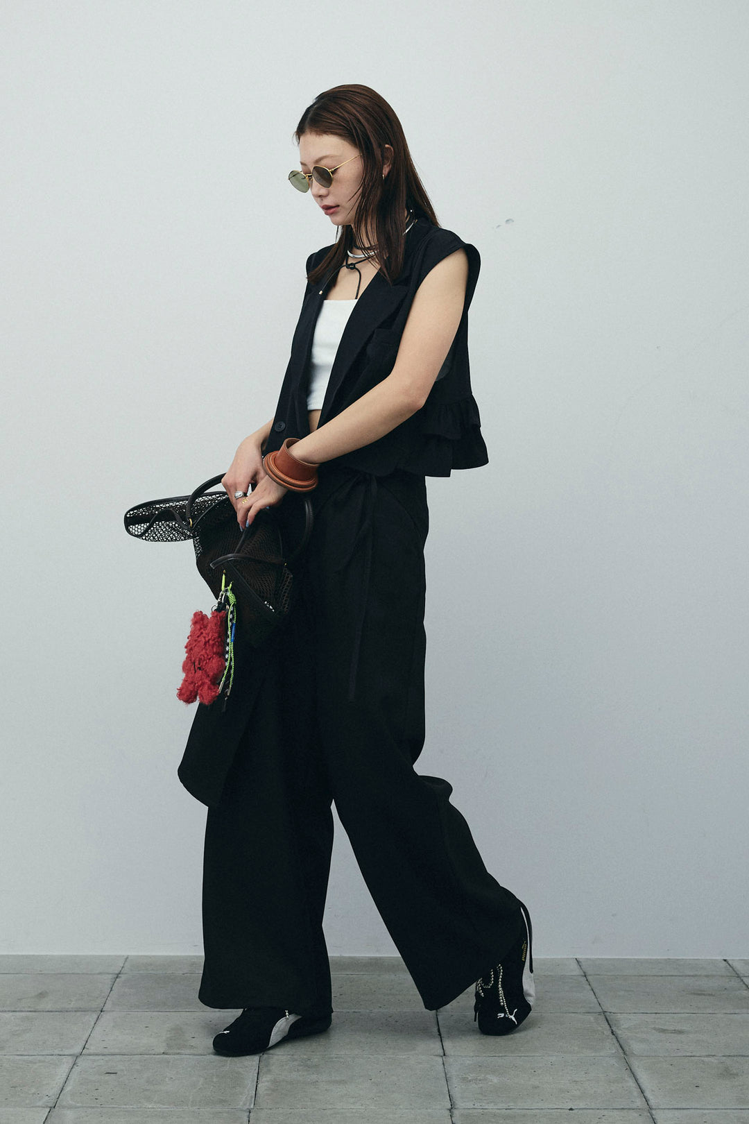 [予約/SET]バックフリルヘムショートテーラードベスト+クロップドカップ付きキャミ+ヘザーツイルラップスカート付きパンツ(3set)