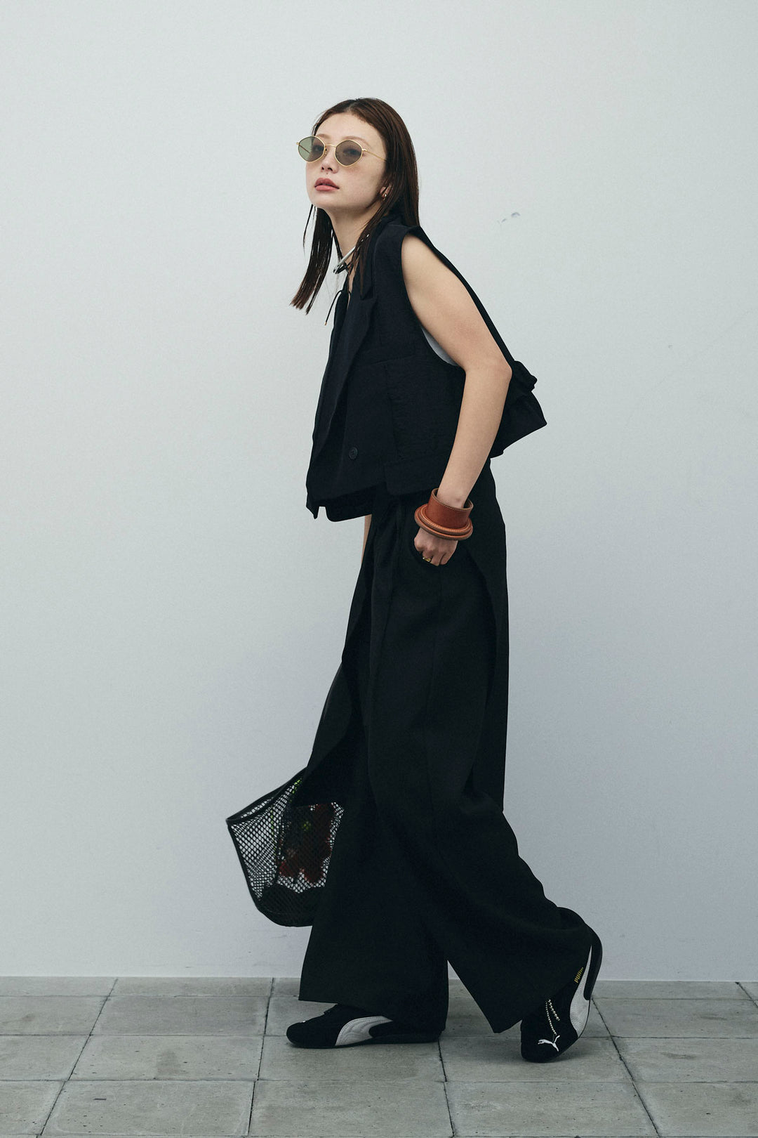 [予約/SET]バックフリルヘムショートテーラードベスト+クロップドカップ付きキャミ+ヘザーツイルラップスカート付きパンツ(3set)