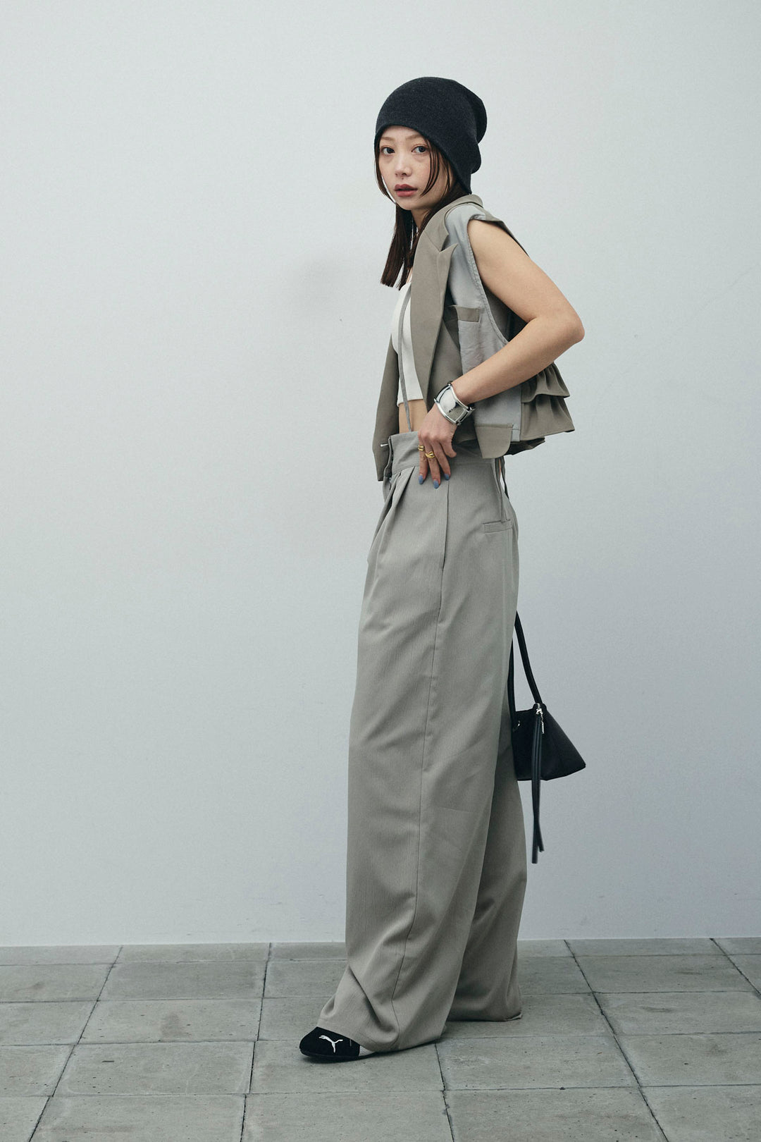 [予約/SET]バックフリルヘムショートテーラードベスト+クレープタックワイドサロペット(2set)