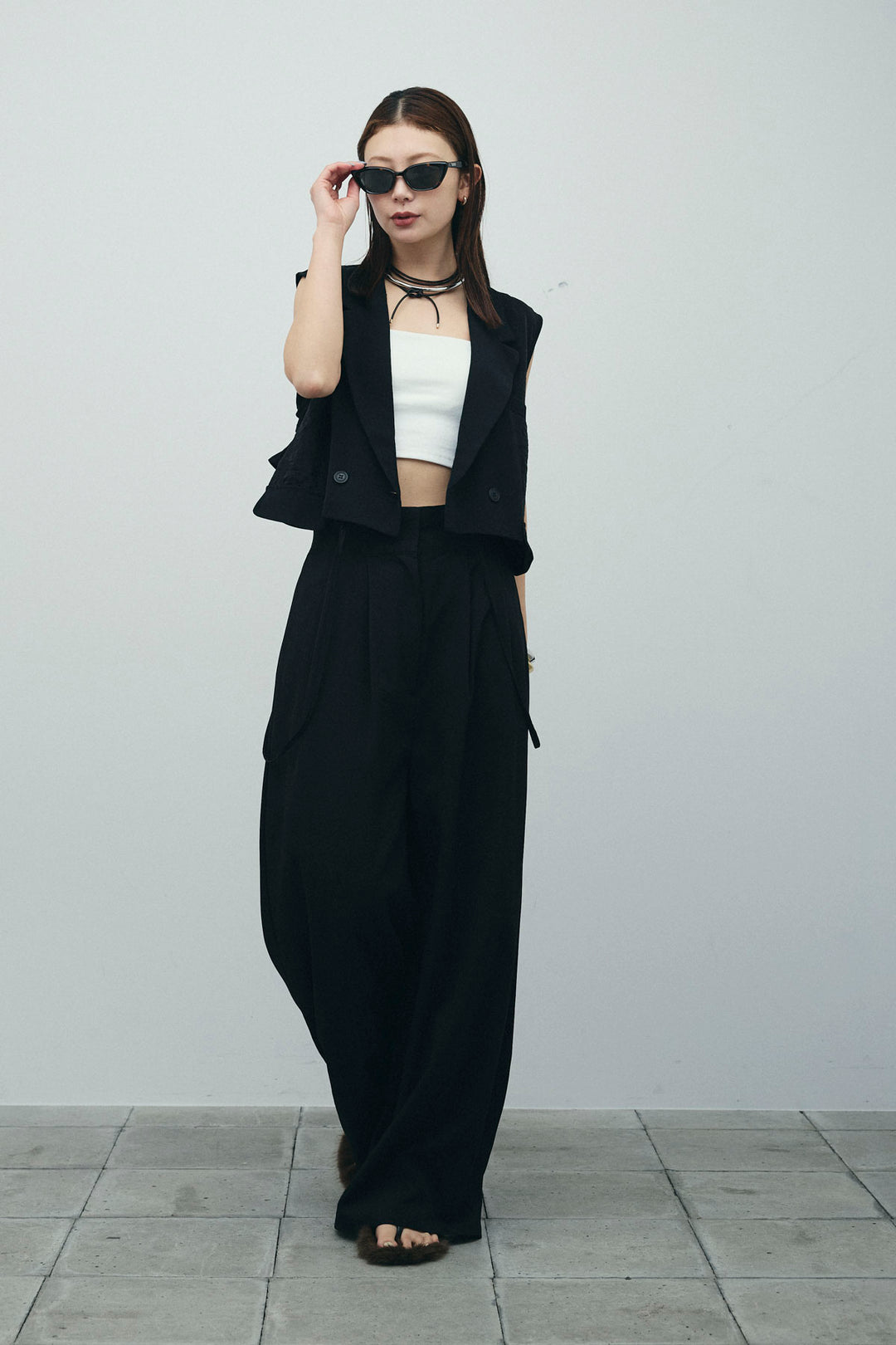 [予約/SET]バックフリルヘムショートテーラードベスト+クレープタックワイドサロペット(2set)