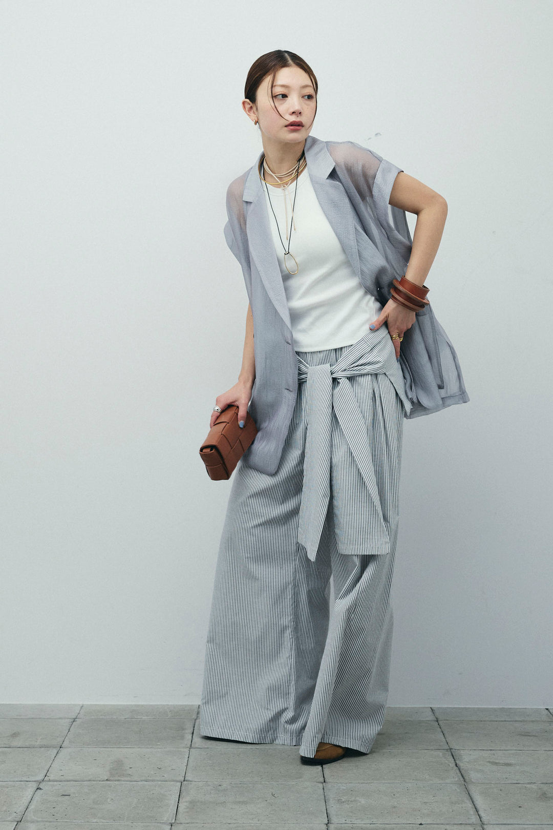 [予約/SET]ラメワッシャーダブルジレ+カップ付きホルターネックタンク+ウエスト巻きストライプワイドパンツ(3set)