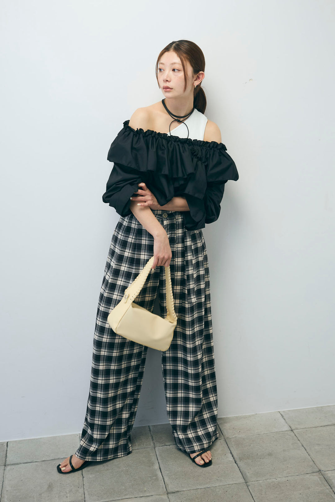 [予約/SET]TCブロード2wayフリルオフショルブラウス+カップ付きバックデザインワンショルダータンクトップ+チェックパンツ(3set)
