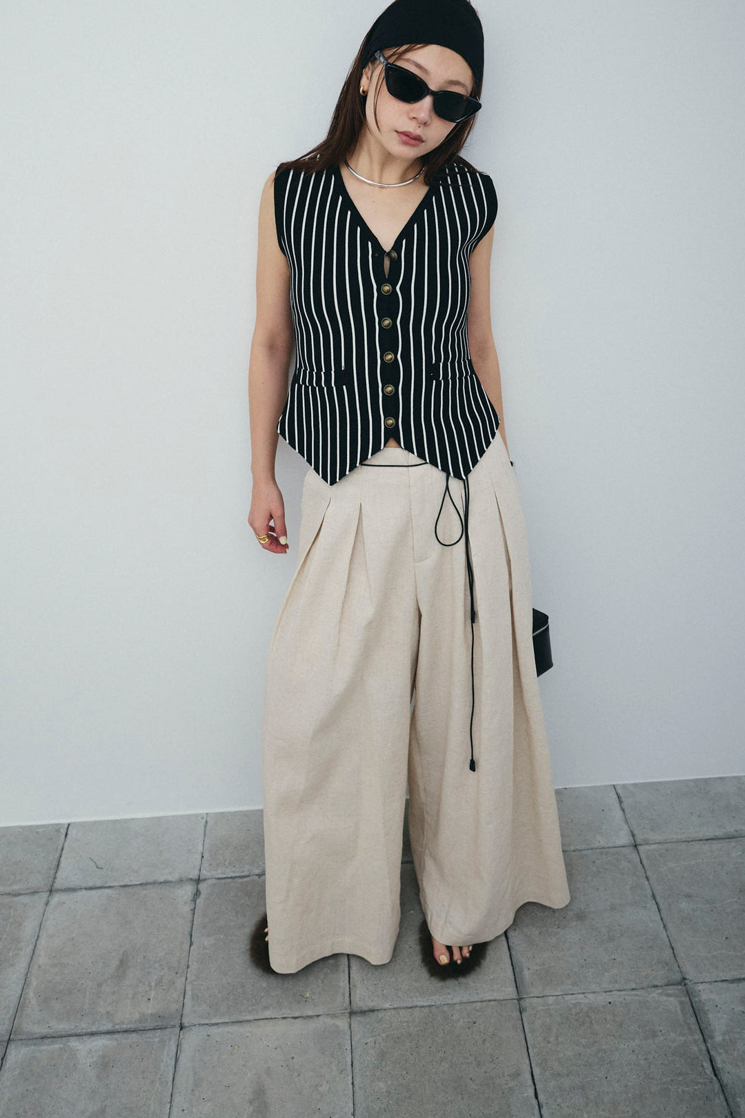 [予約/SET]チョークストライプニットベスト+リネンライクリラックスパンツ(2set)