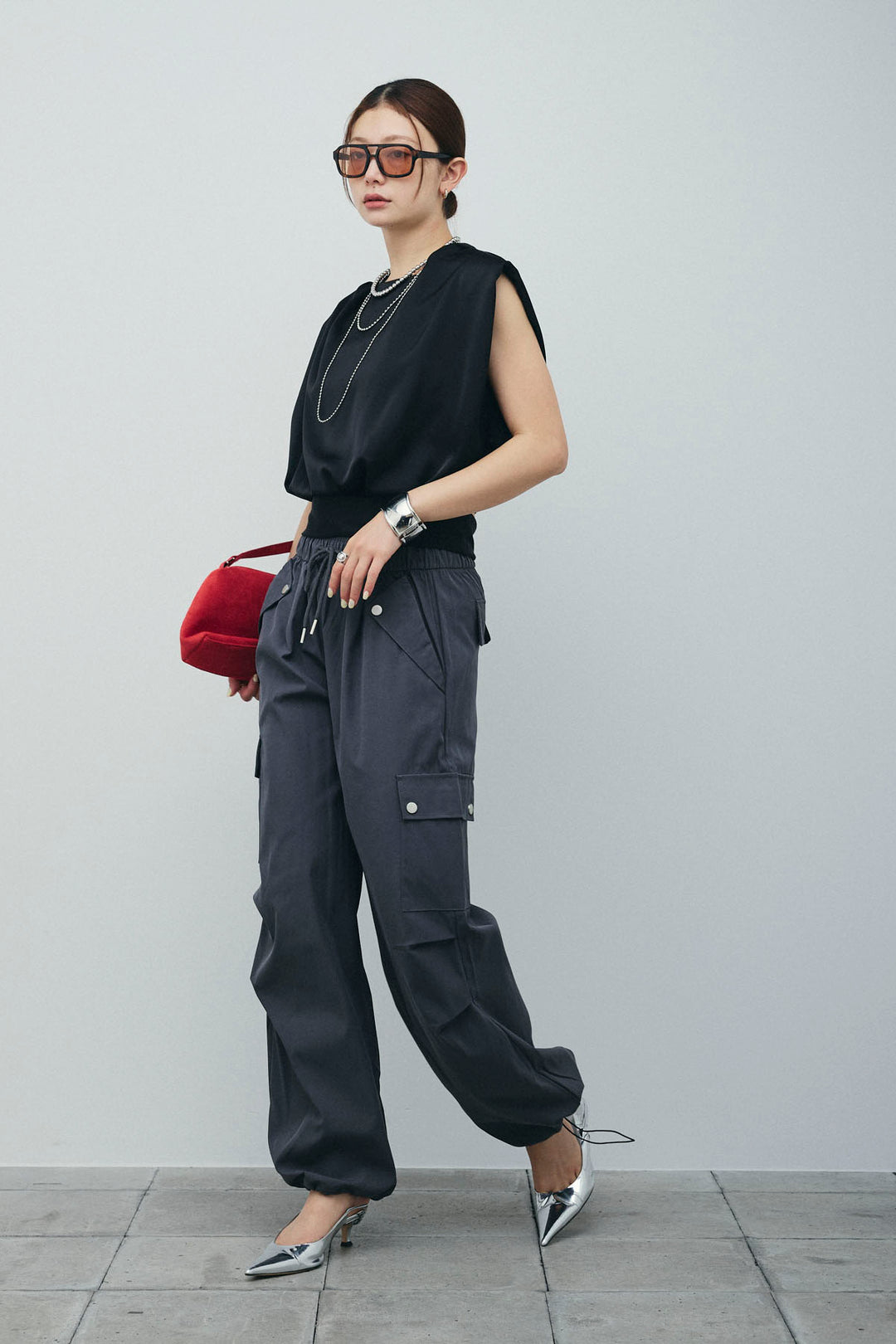 [予約/SET]アシンメトリードレープサテンブラウス+カーゴパンツ(2set)