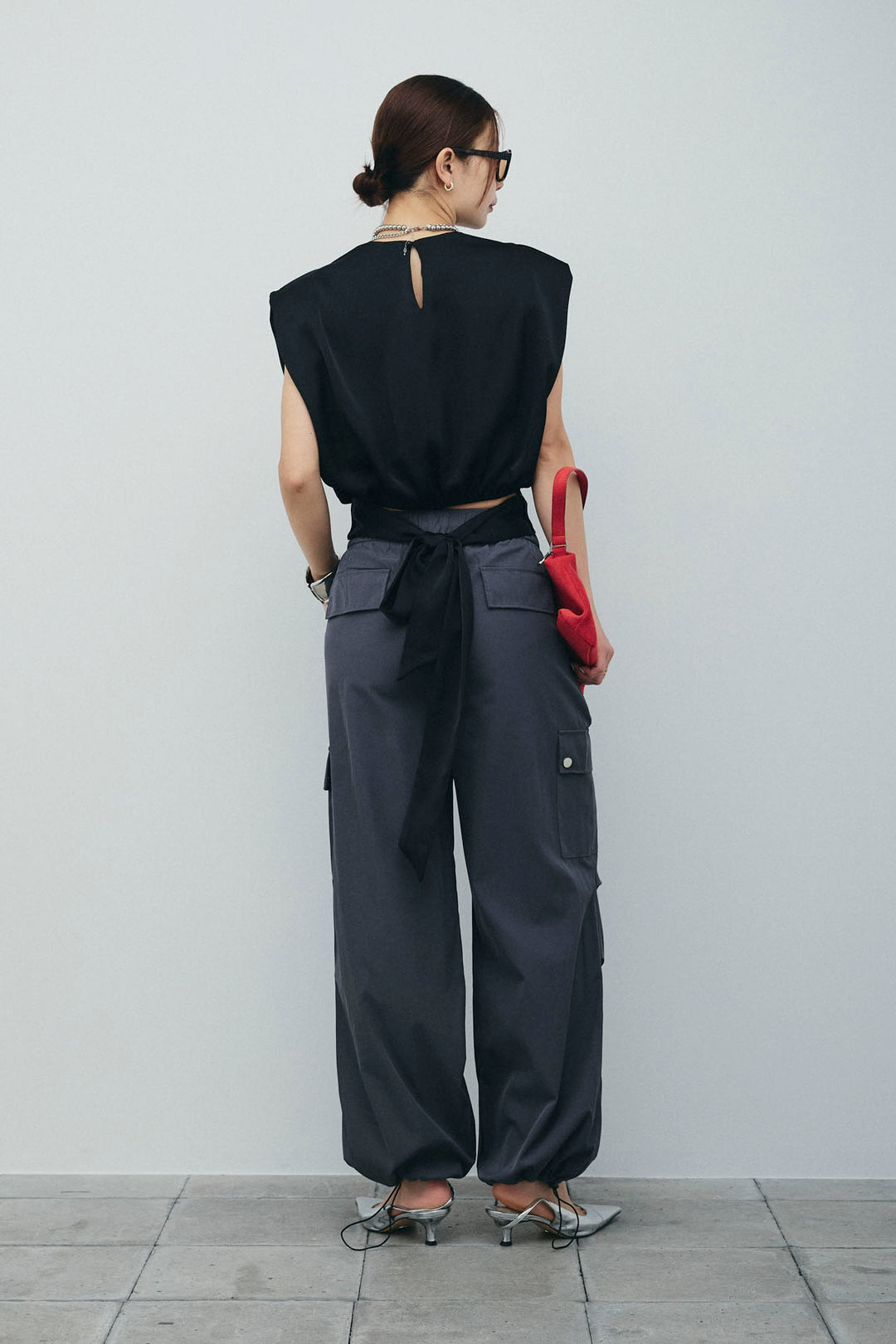 [予約/SET]アシンメトリードレープサテンブラウス+カーゴパンツ(2set)